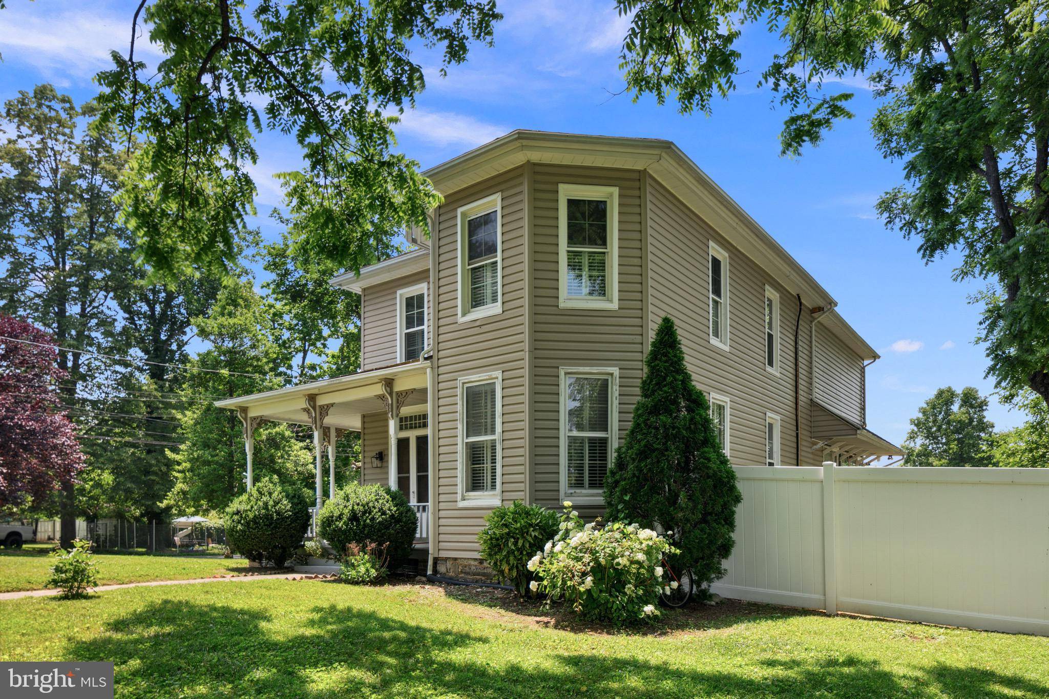 Front Royal, VA 22630,1704 N ROYAL AVE