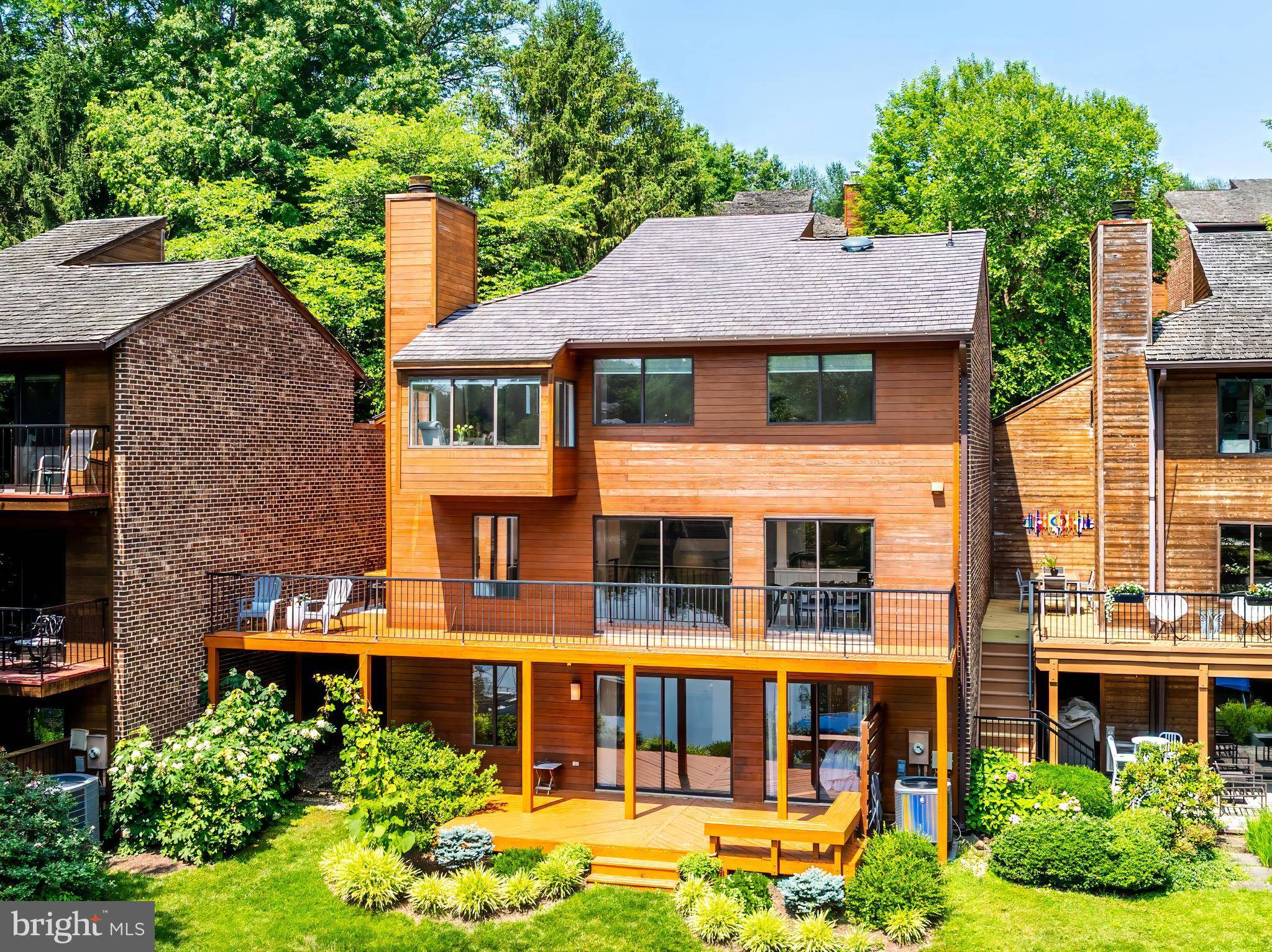 Reston, VA 20191,2127 CABOTS POINT LN