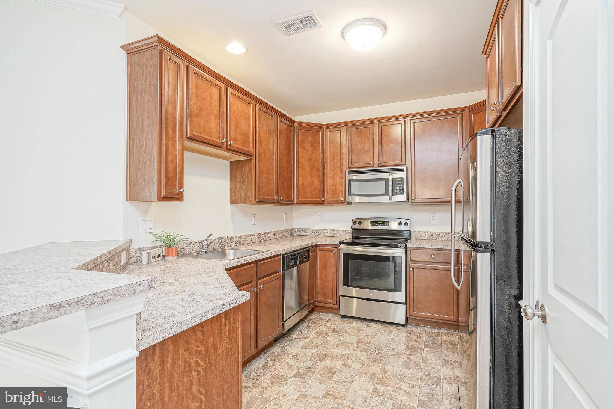 Williamstown, NJ 08094,601 VAN GOGH CT