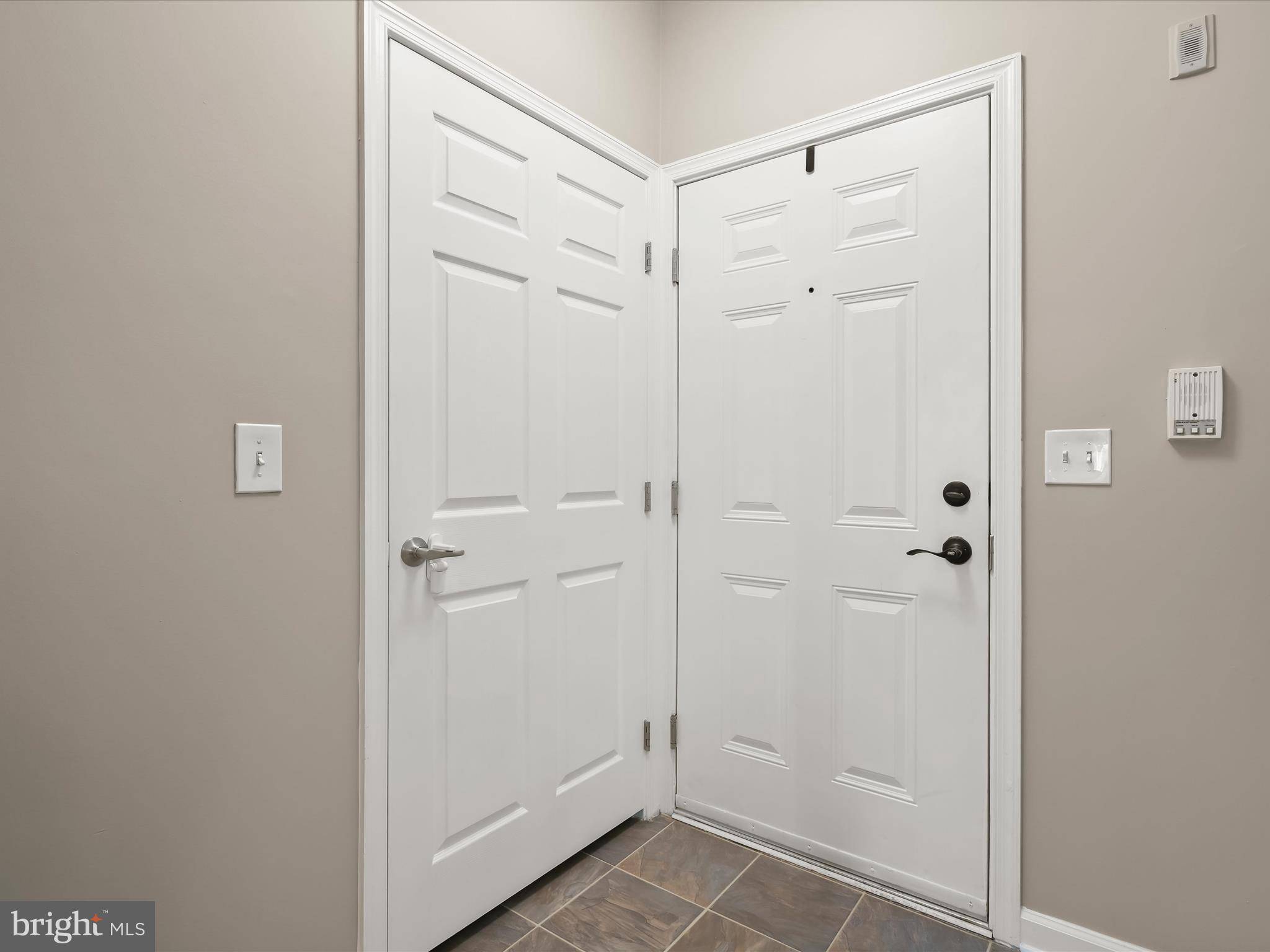 Baltimore, MD 21229,5307 WYNDHOLME CIR #302