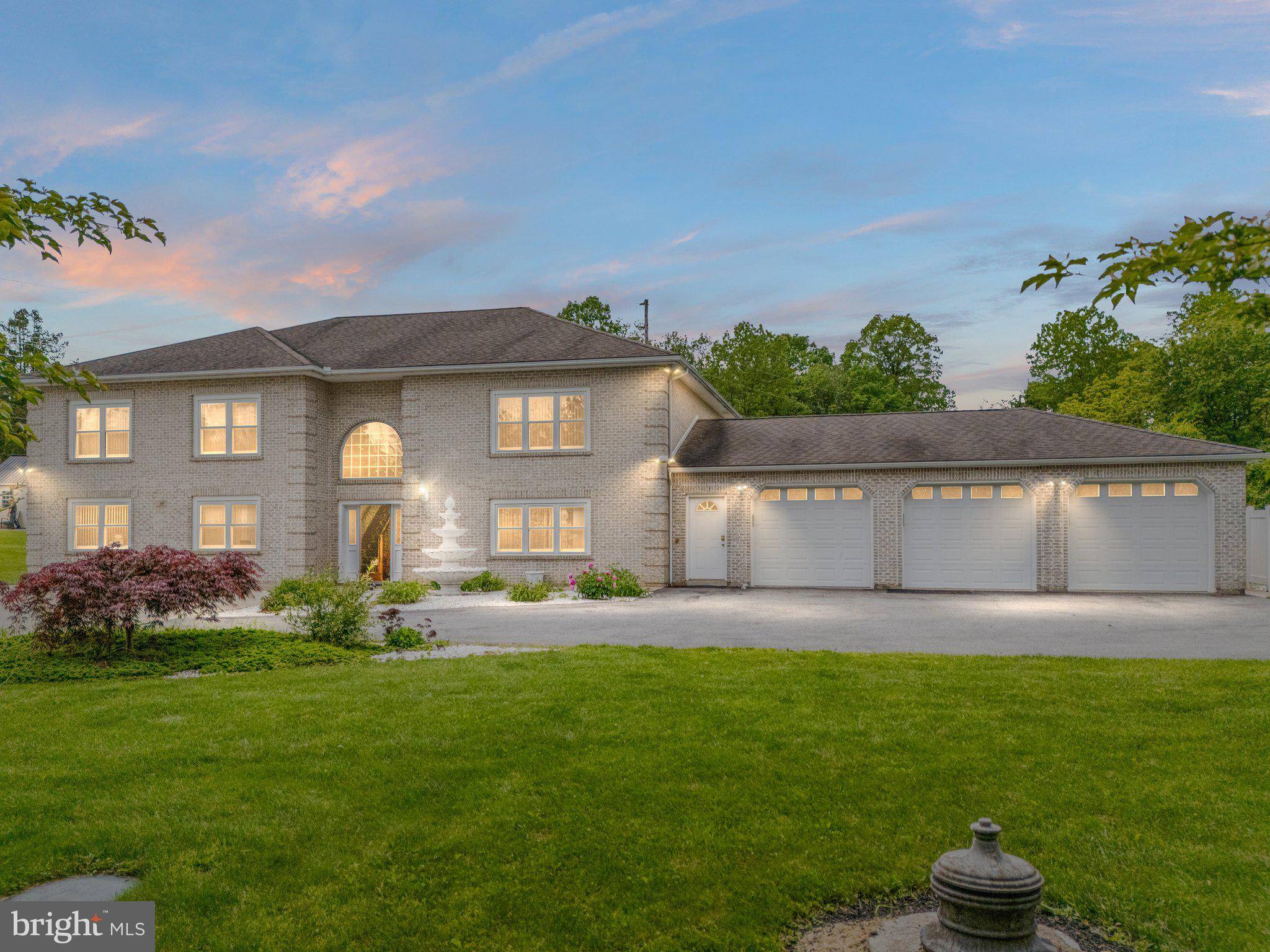 Wind Gap, PA 18091,230 W MOORESTOWN RD