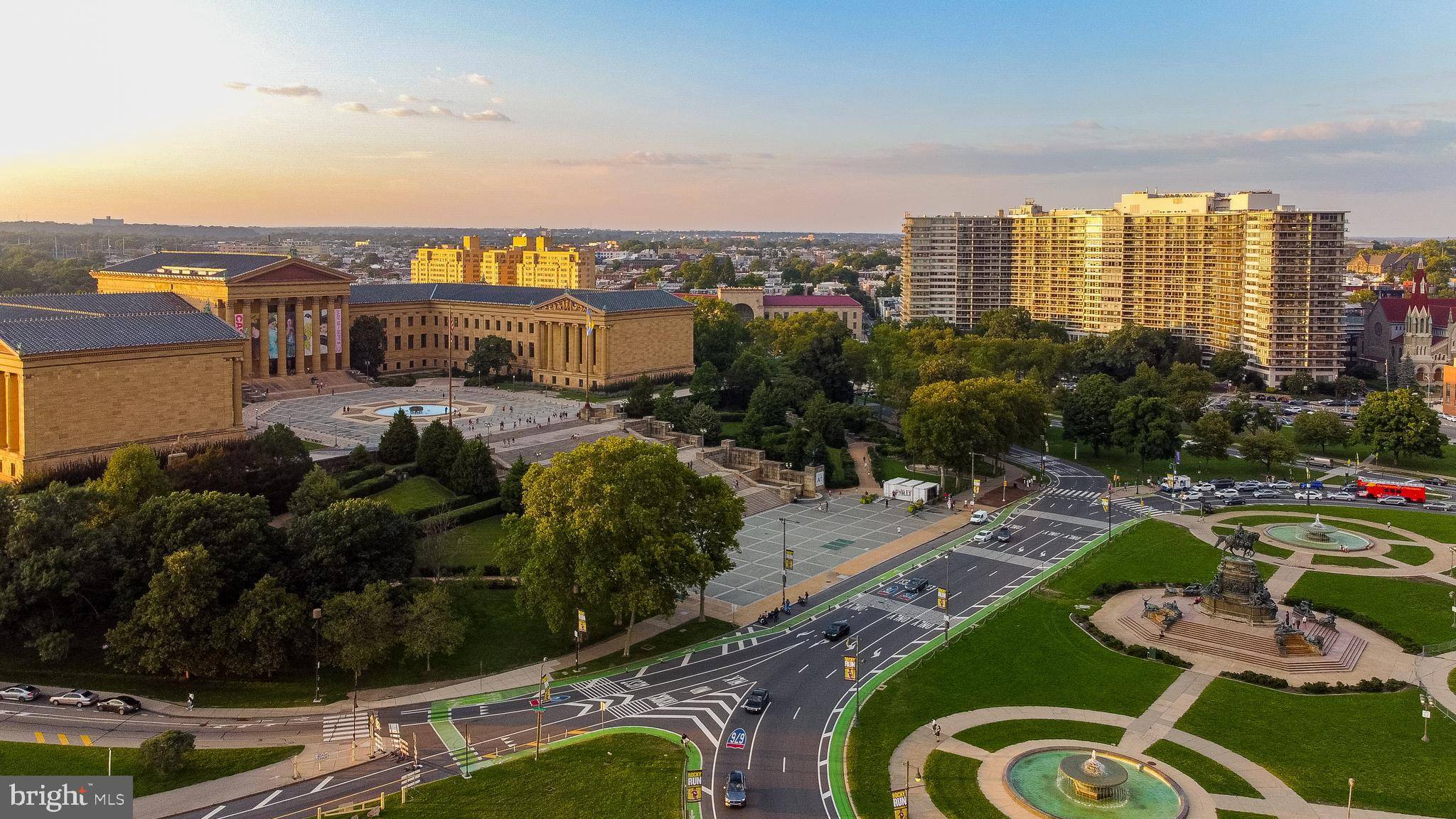 Philadelphia, PA 19130,2401 PENNSYLVANIA AVE #12C52