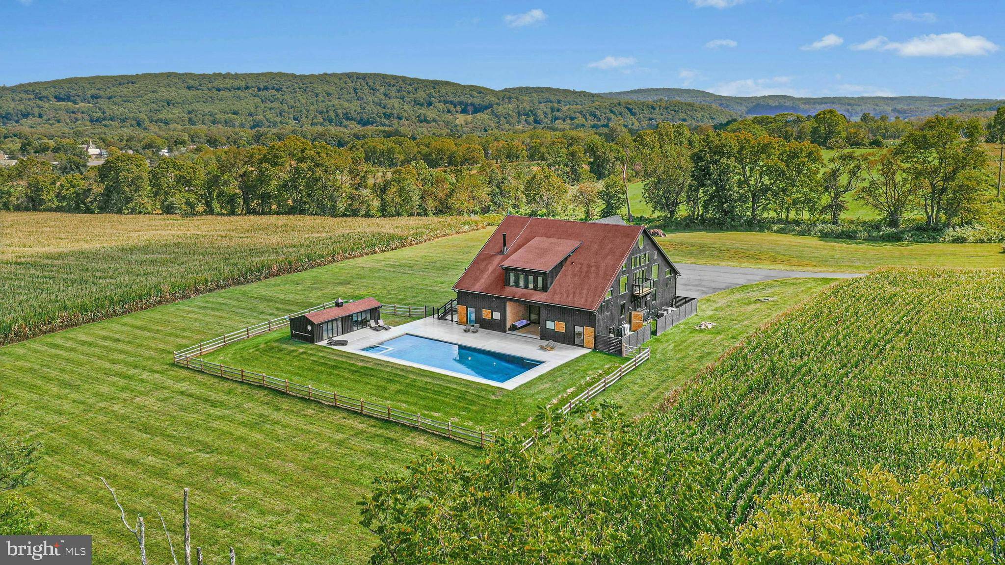 Riegelsville, PA 18077,820 SPRING HILL RD