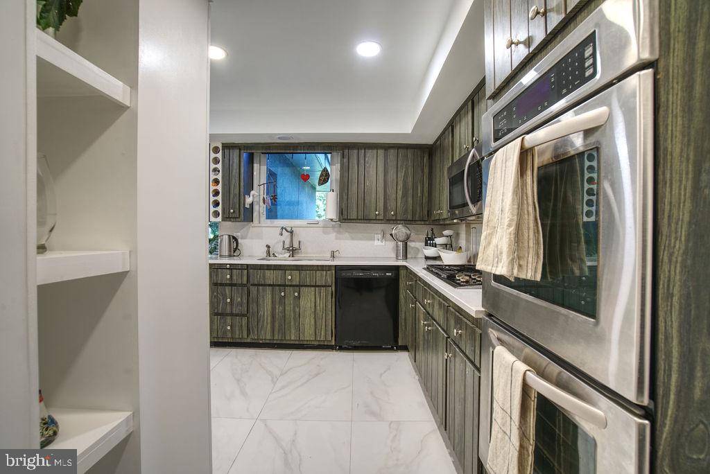 Glen Rock, NJ 07452,91 BIRCHWOOD
