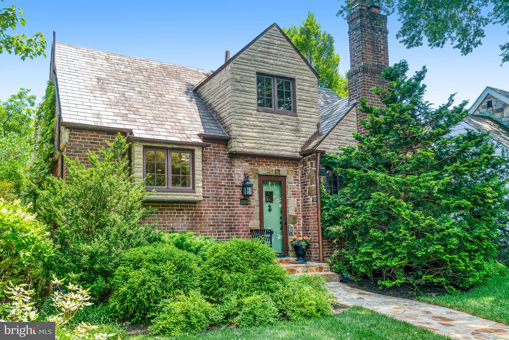 Arlington, VA 22202,2305 S INGE ST S