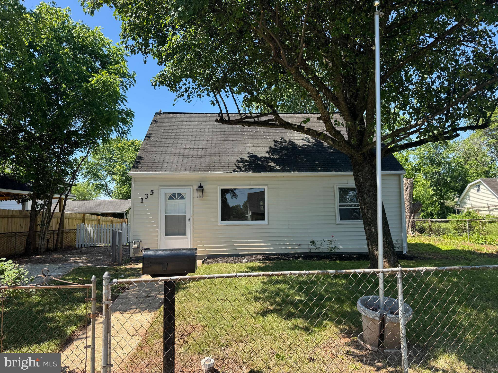 Manassas Park, VA 20111,135 POLK DR