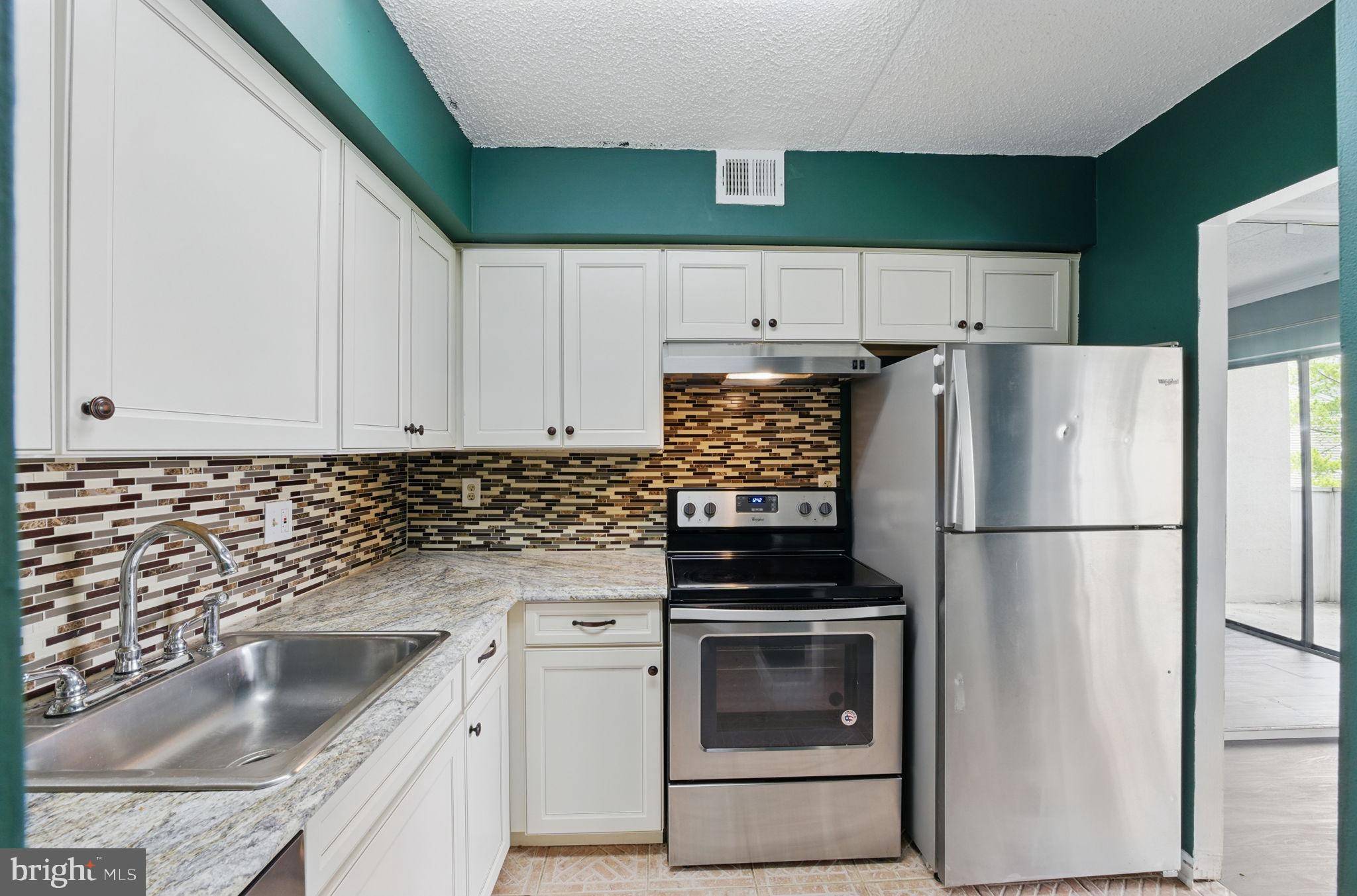 Alexandria, VA 22309,5756-F VILLAGE GREEN DR #09/5756F