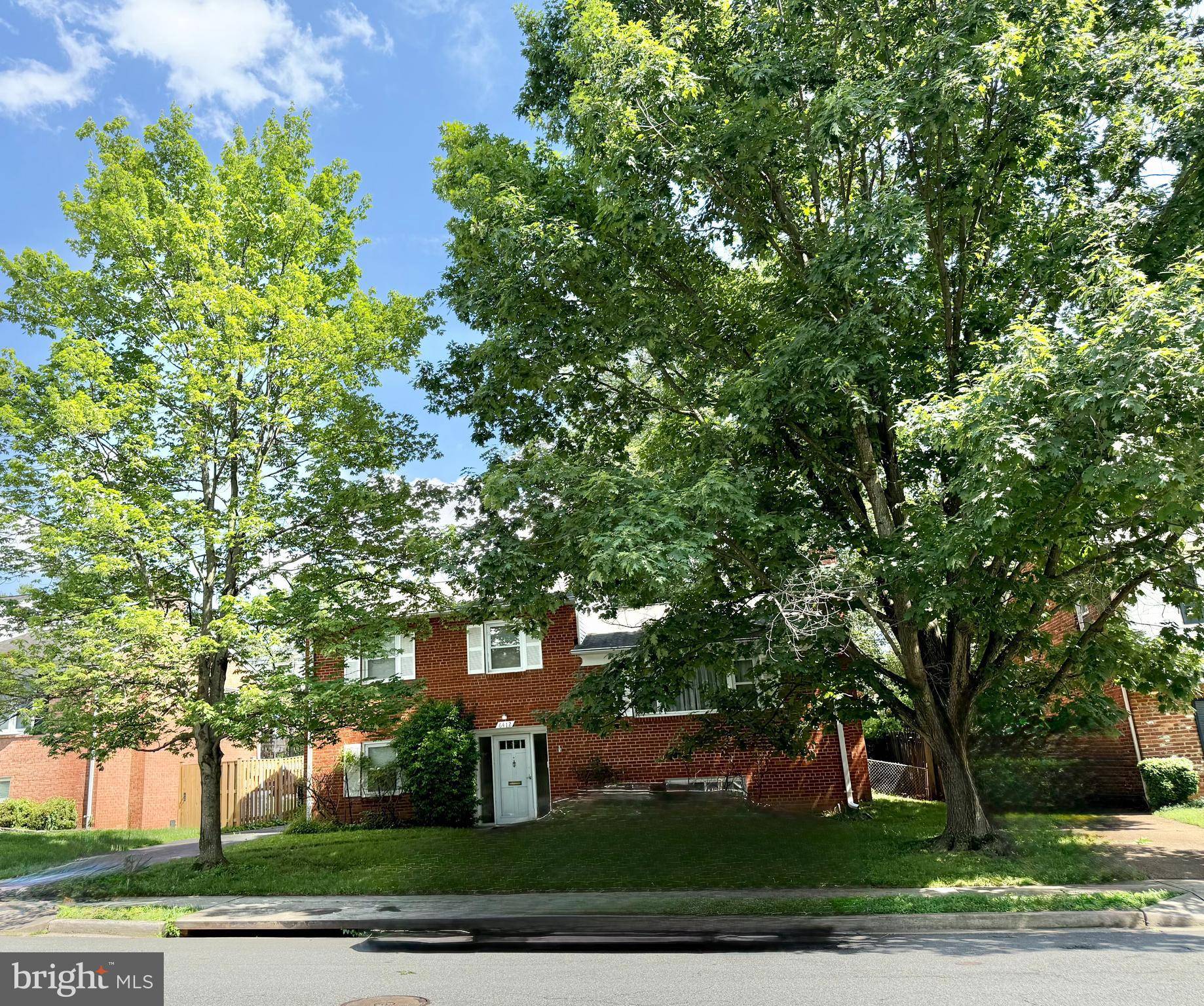 Arlington, VA 22207,6412 24TH ST N