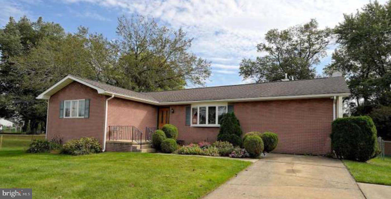 Hamilton, NJ 08690,24 CARL SANDBURG DR