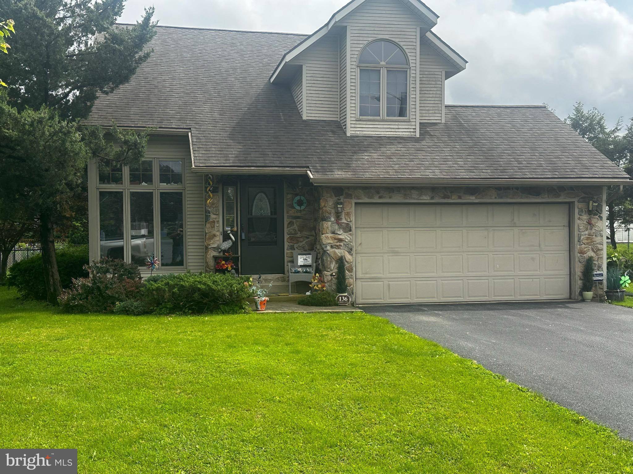 Elizabethtown, PA 17022,136 SCHOOL LN
