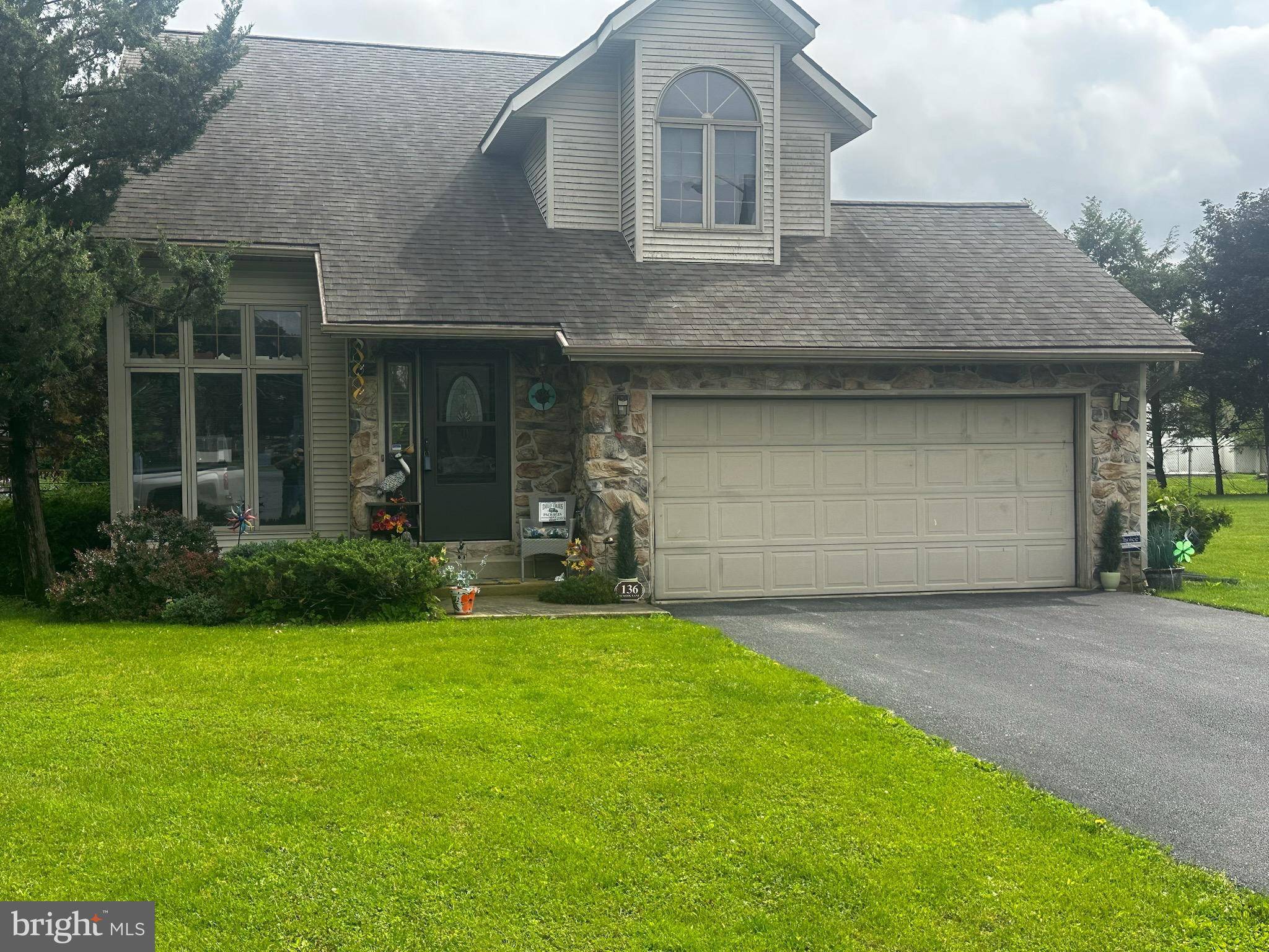 Elizabethtown, PA 17022,136 SCHOOL LN