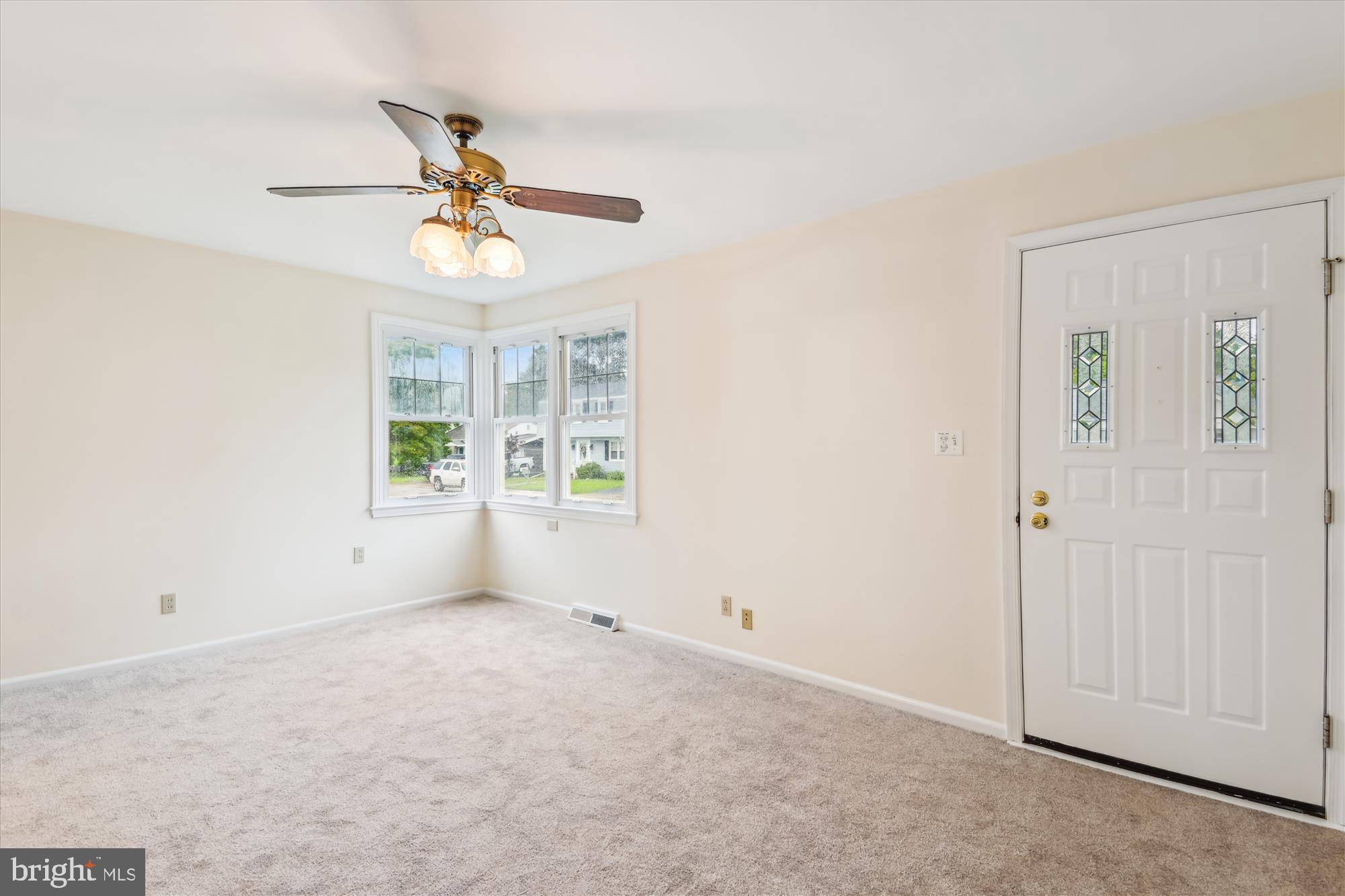 Glen Burnie, MD 21061,522 MUNROE CIR