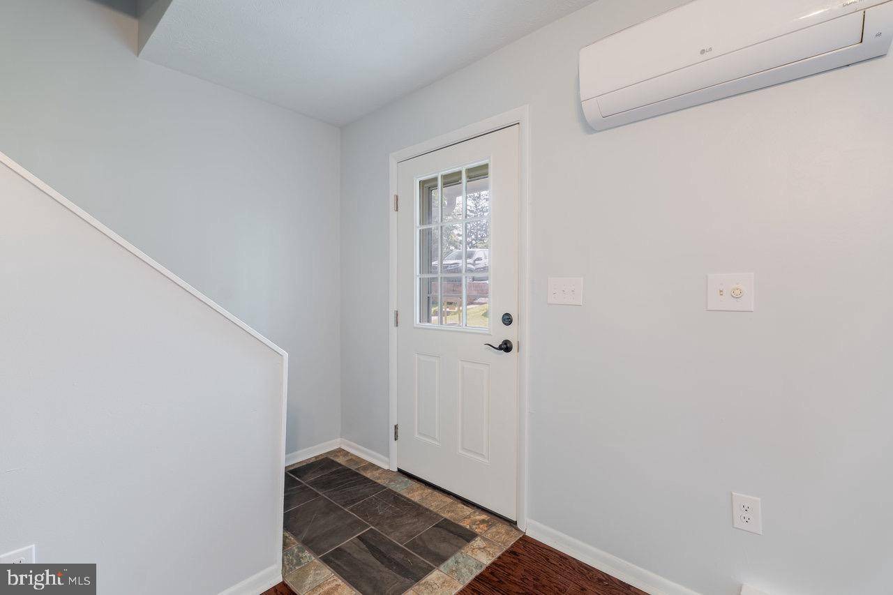 Broadway, VA 22815,136 ATLANTIC AVE