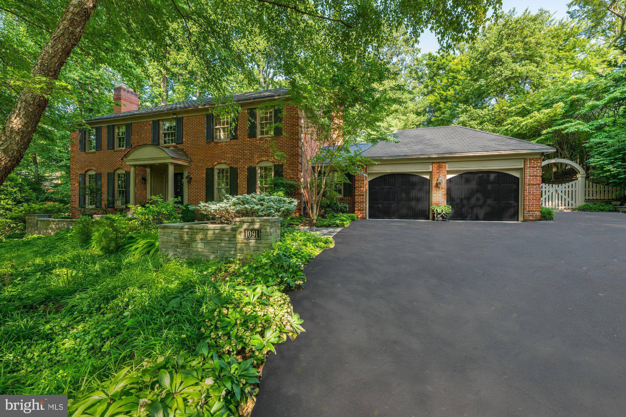 Mclean, VA 22102,1091 OLD CEDAR RD