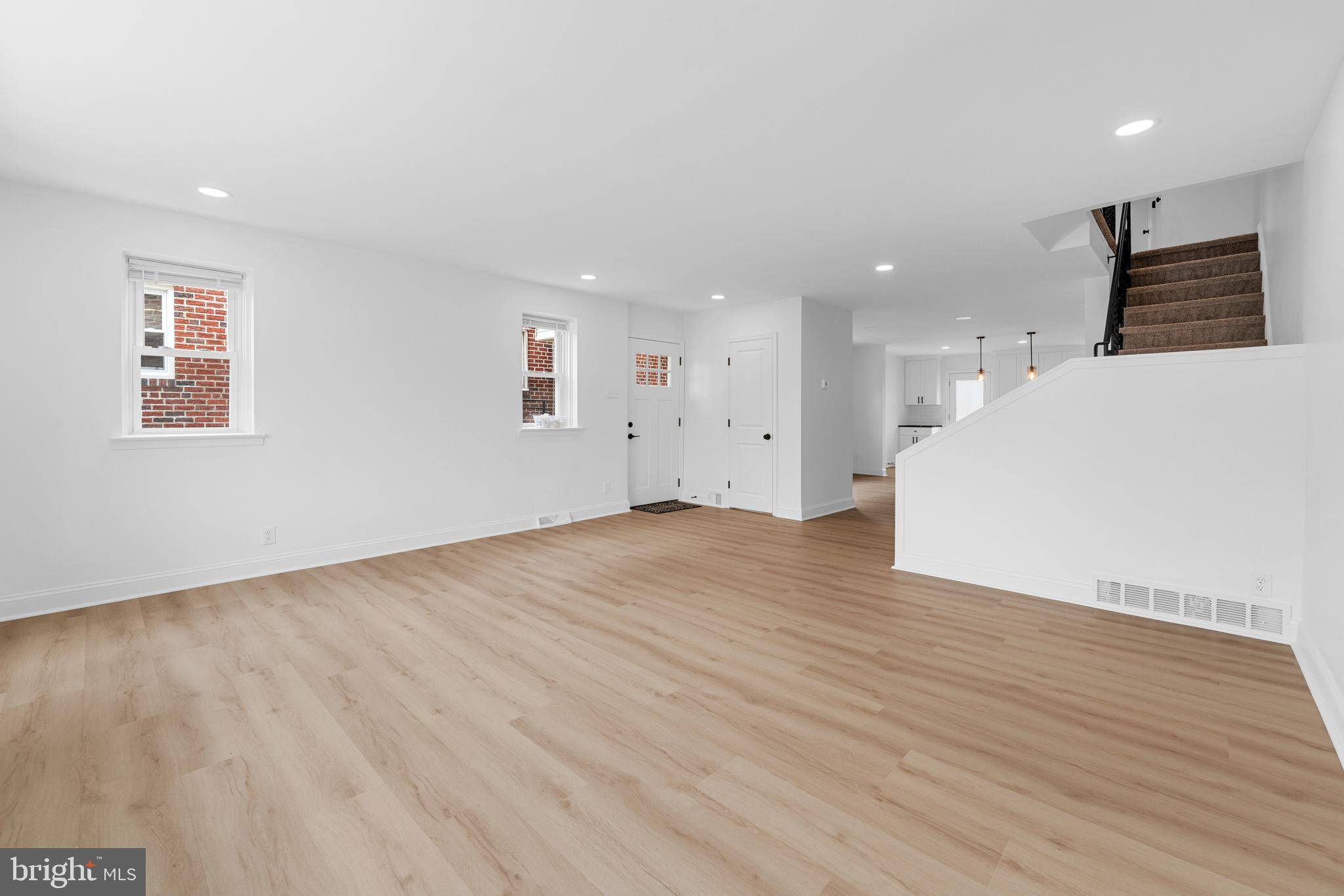Philadelphia, PA 19150,937 E DURARD ST