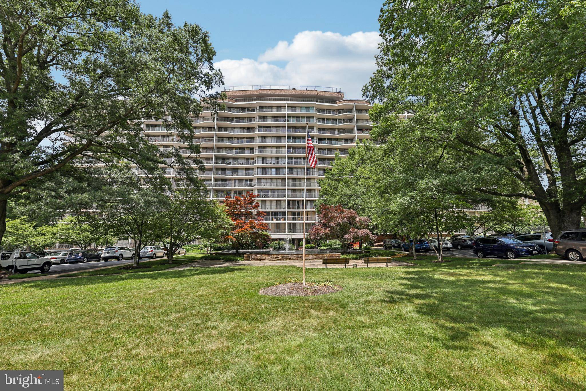 Kensington, MD 20895,3333 UNIVERSITY BLVD W #301