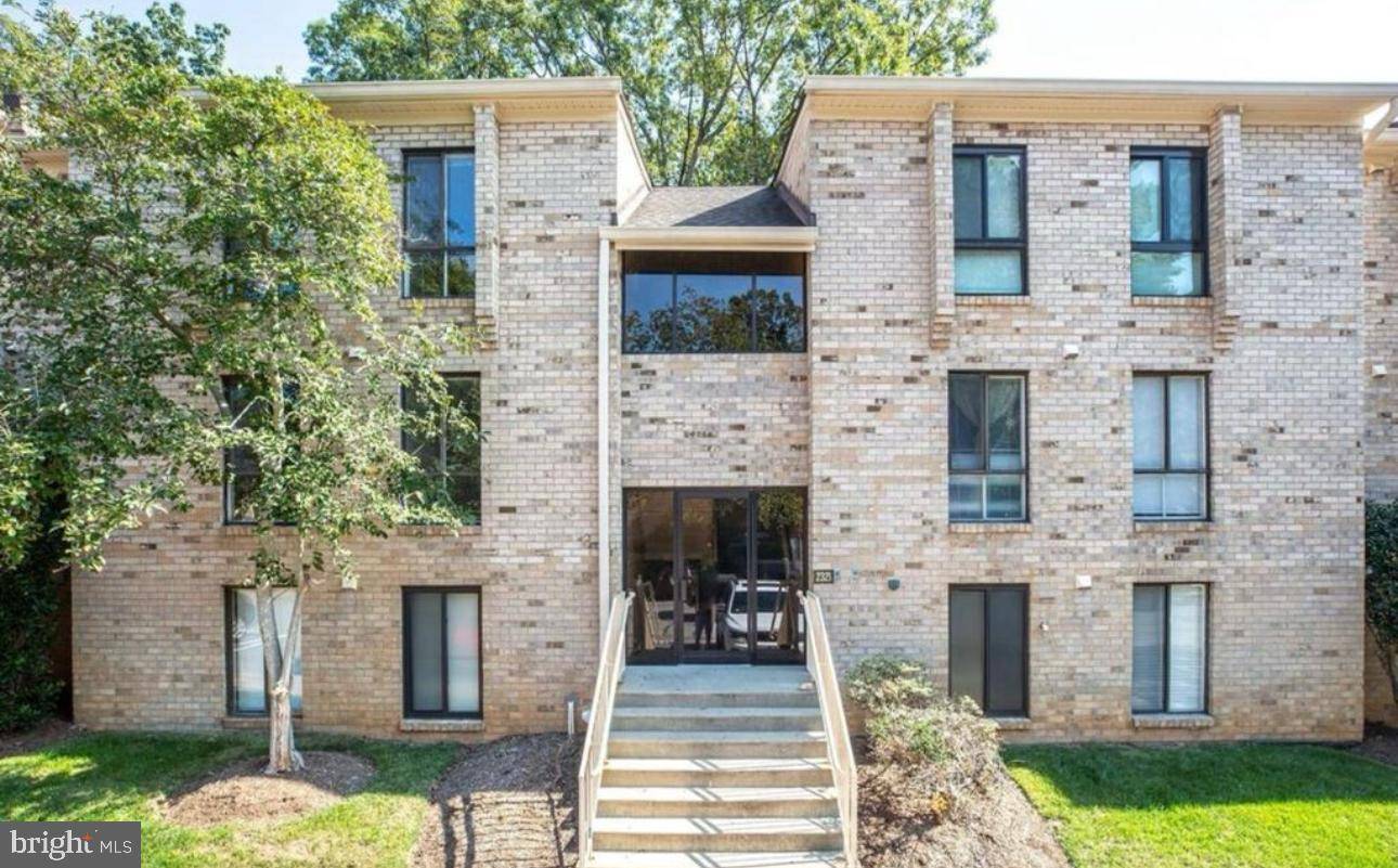Reston, VA 20191,2321 FREETOWN CT #24/11C