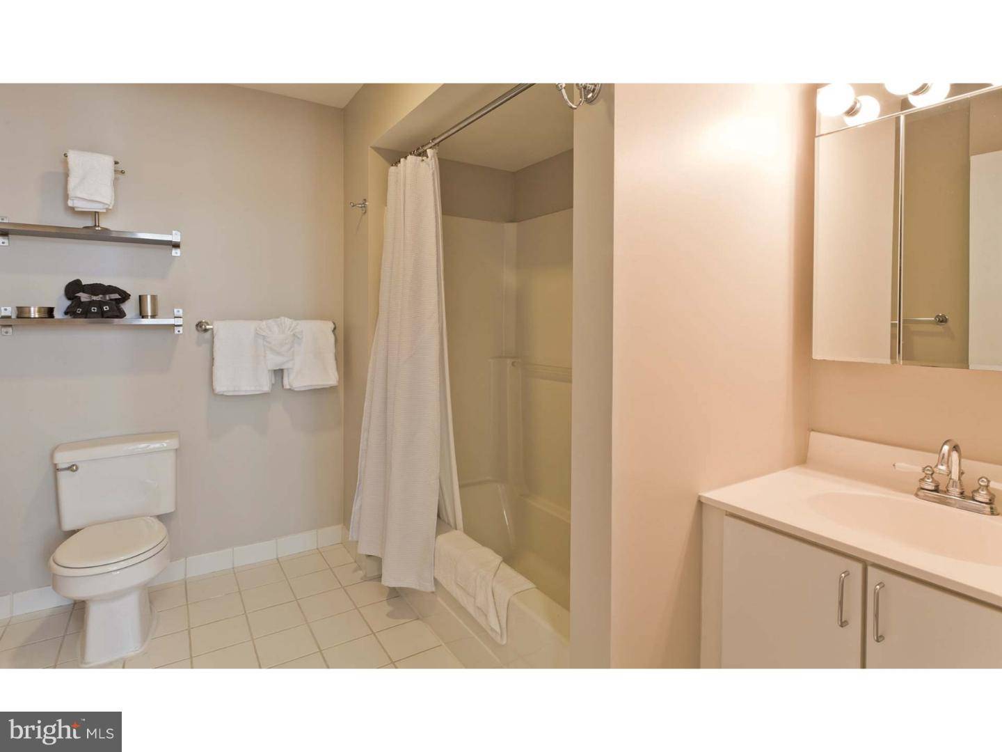 Philadelphia, PA 19103,201 S 25TH ST #0B-624