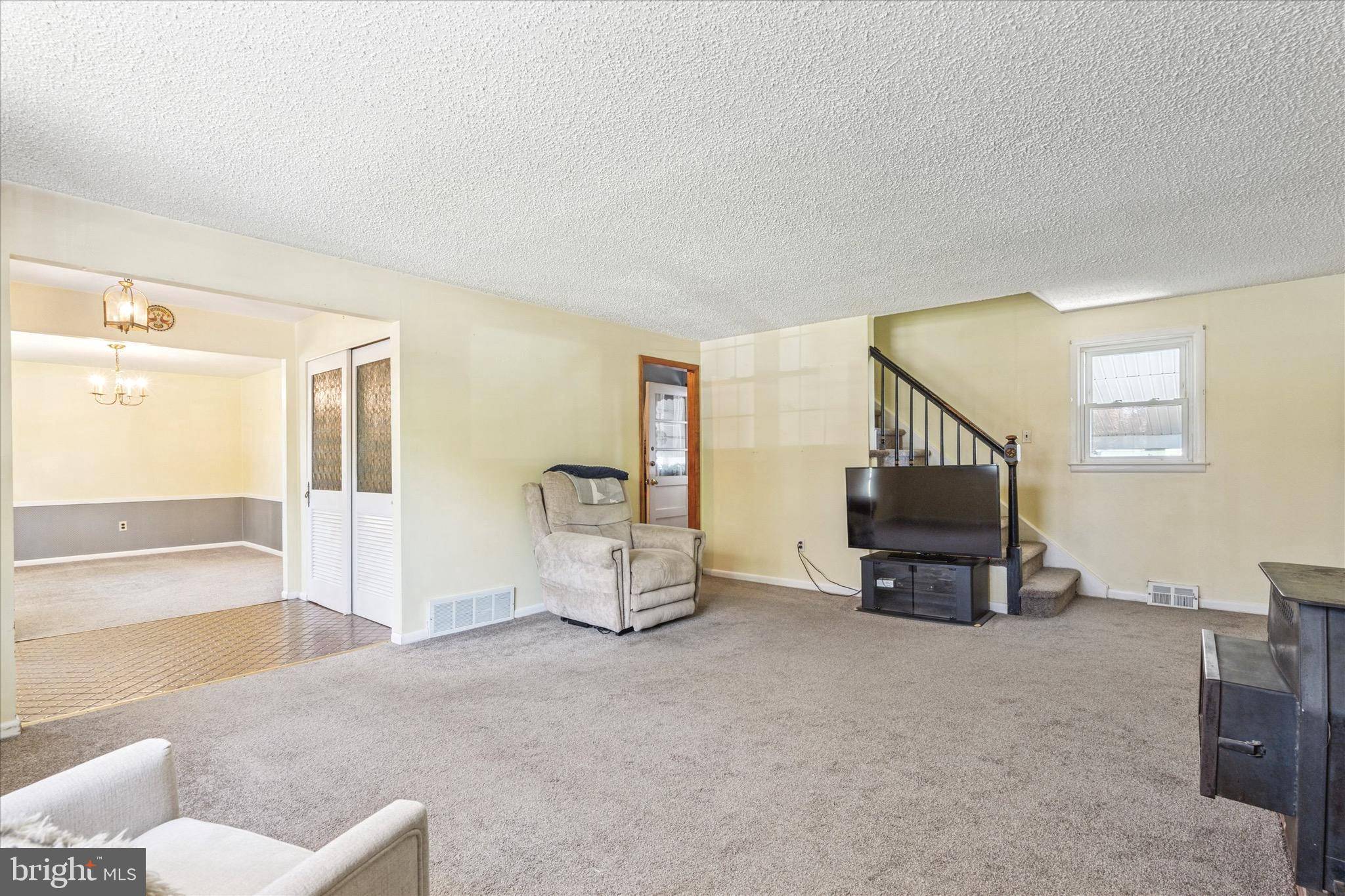 Feasterville Trevose, PA 19053,300 HAMPTON DR