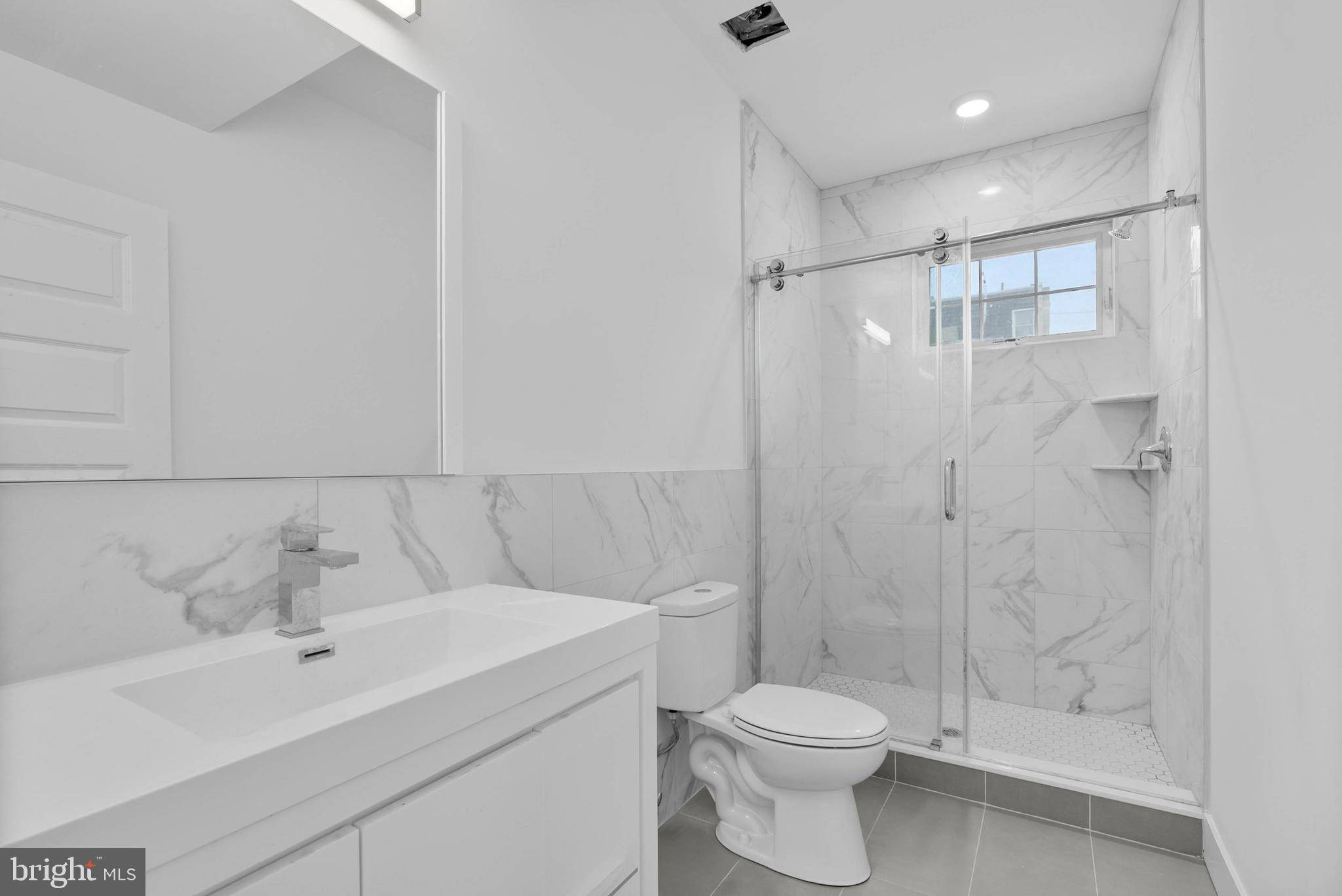 Philadelphia, PA 19122,809 DIAMOND ST #202