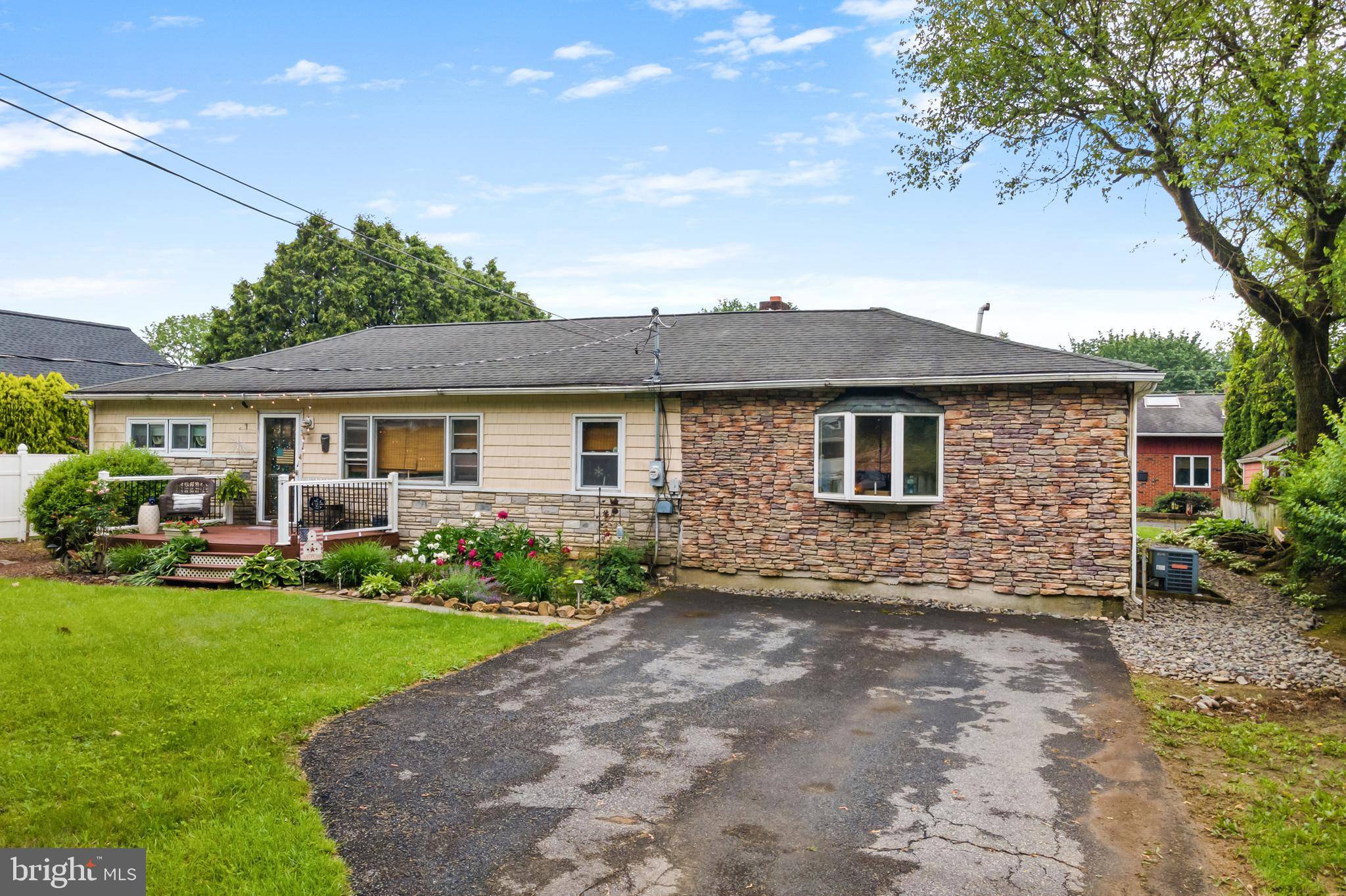 Easton, PA 18045,4203 WILLIAM PENN HWY