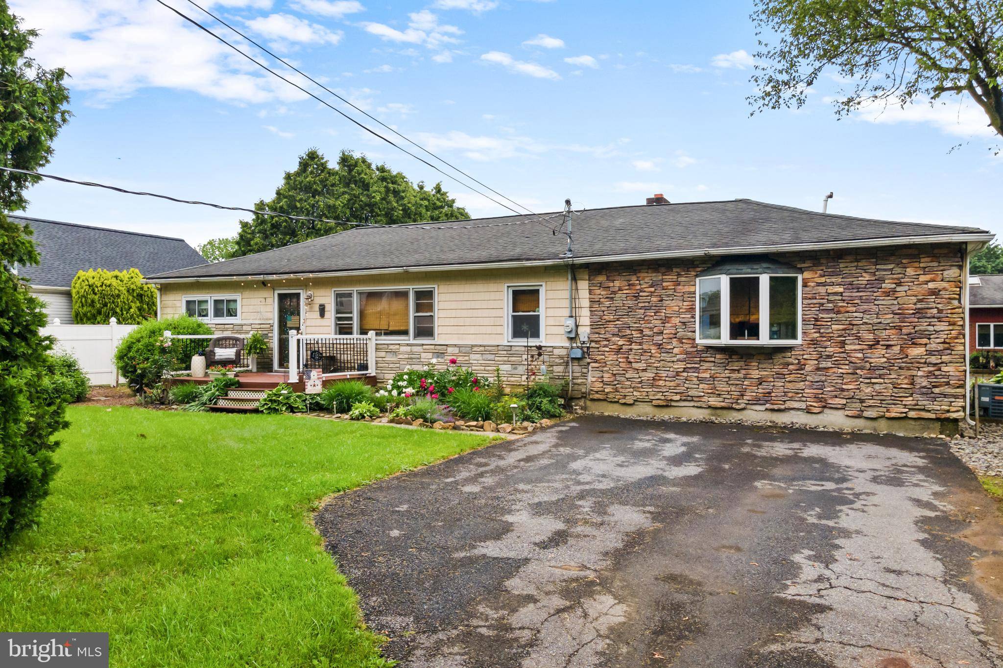 Easton, PA 18045,4203 WILLIAM PENN HWY
