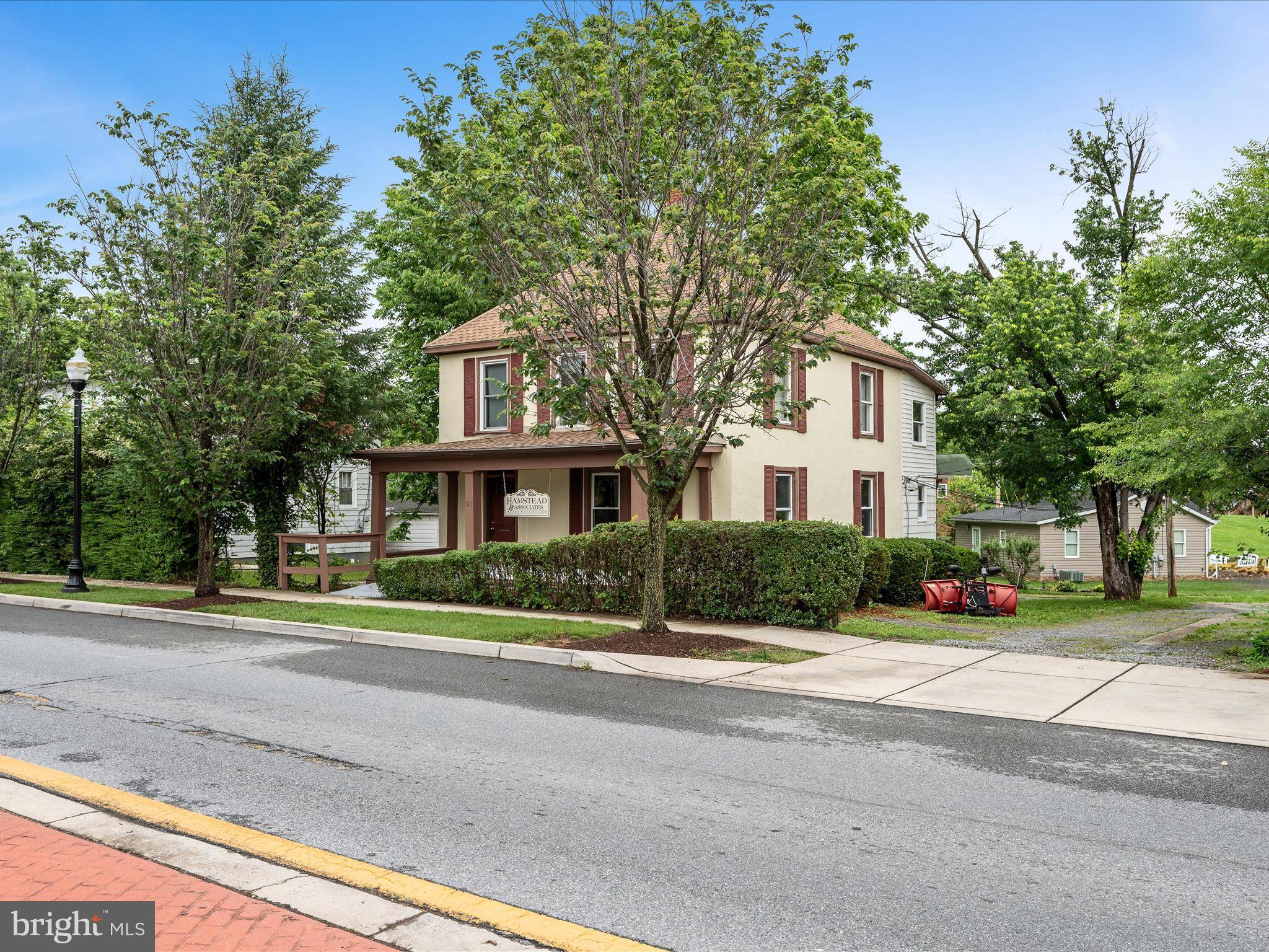 Charles Town, WV 25414,507 S FAIRFAX BLVD