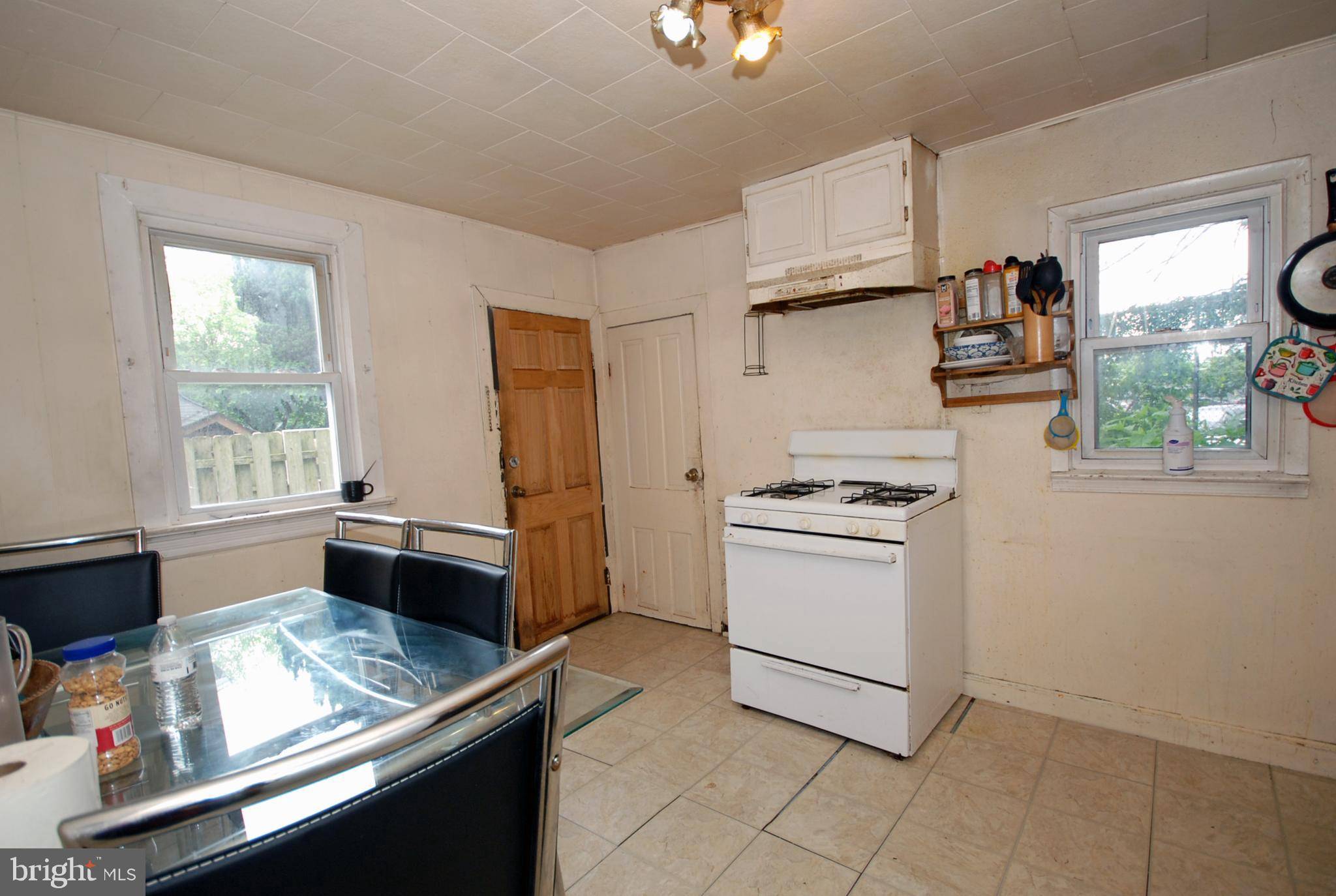 Trenton, NJ 08611,33 ADELINE ST