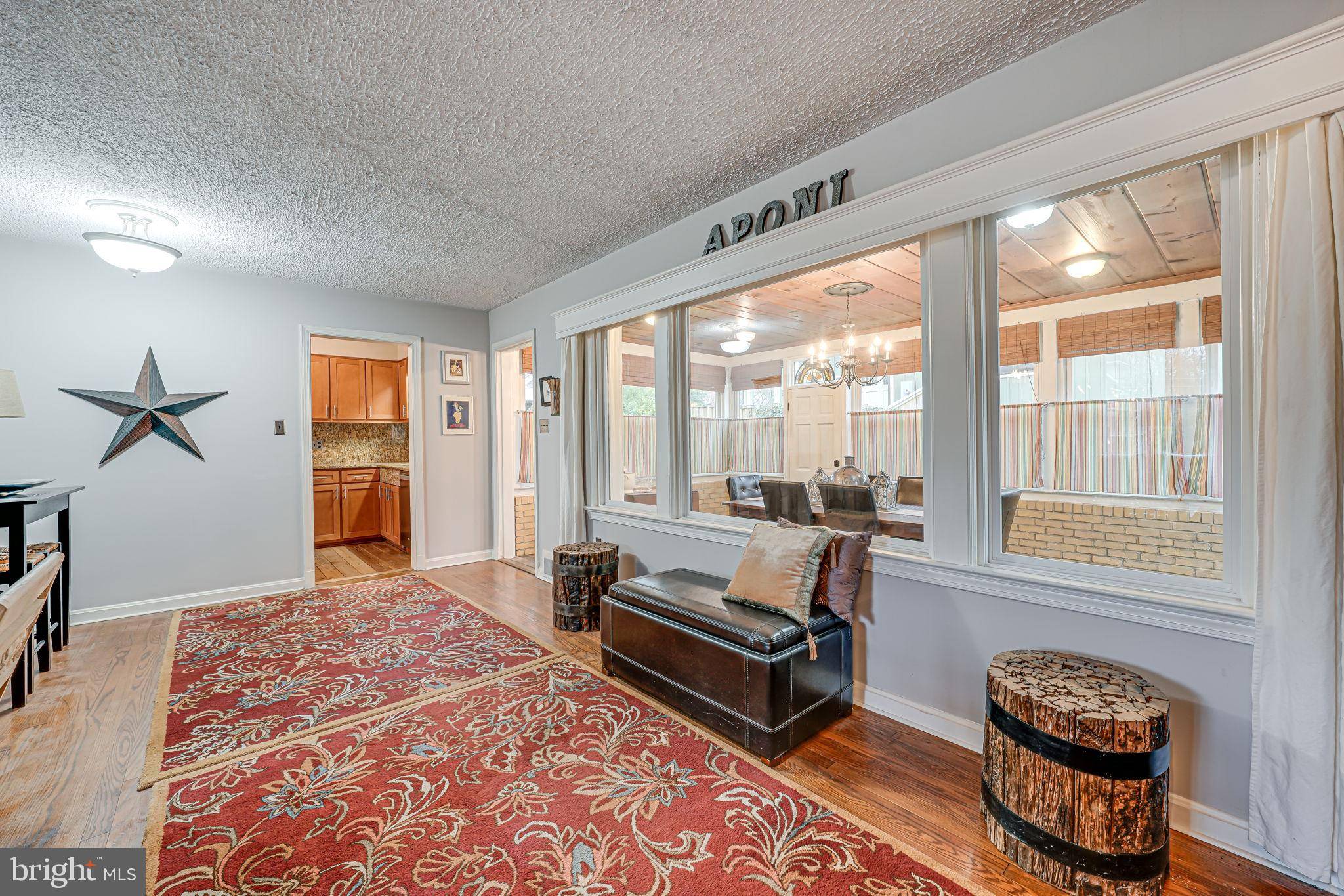 Vienna, VA 22180,8536 APONI RD