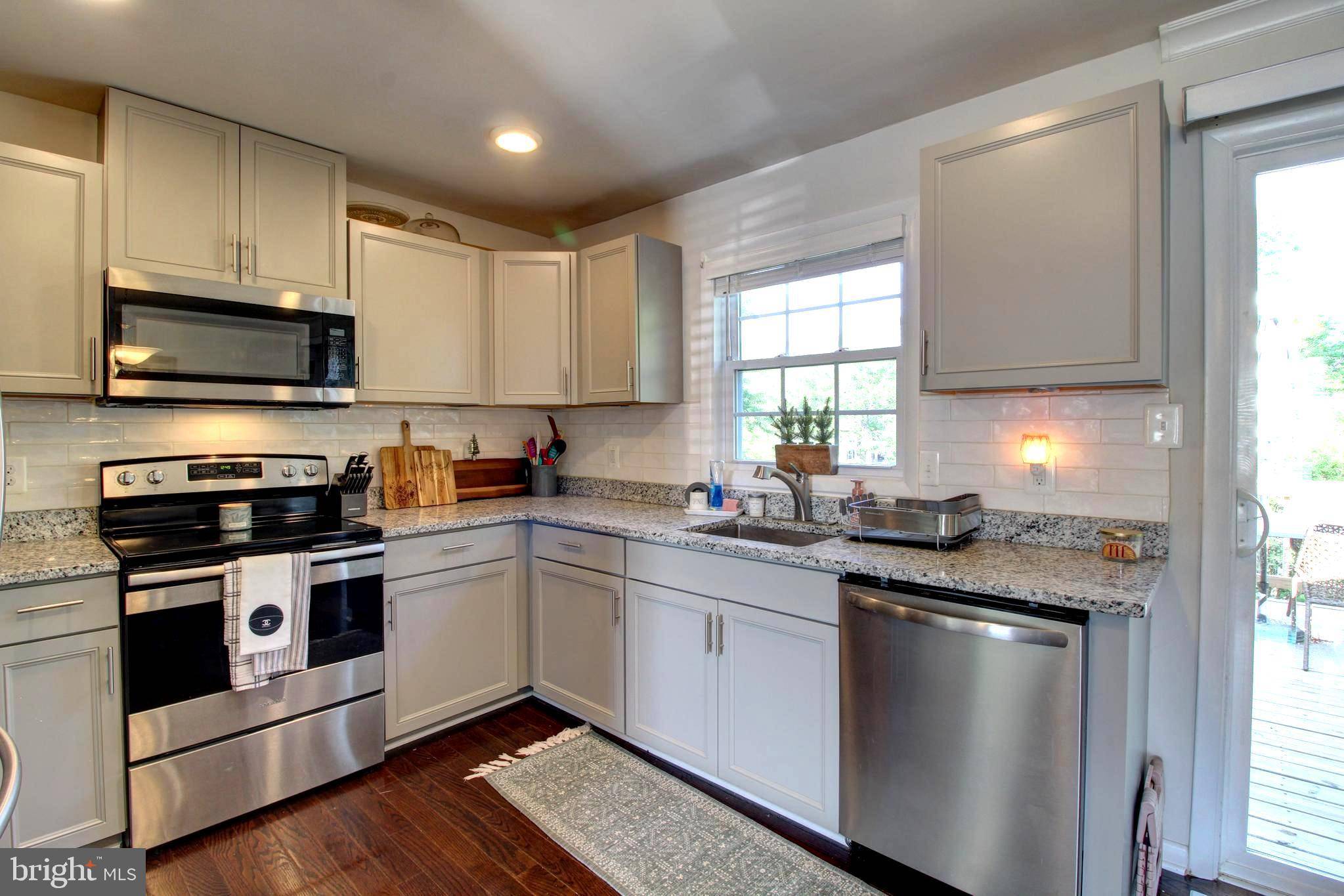 Warrenton, VA 20187,7207 MARR DR