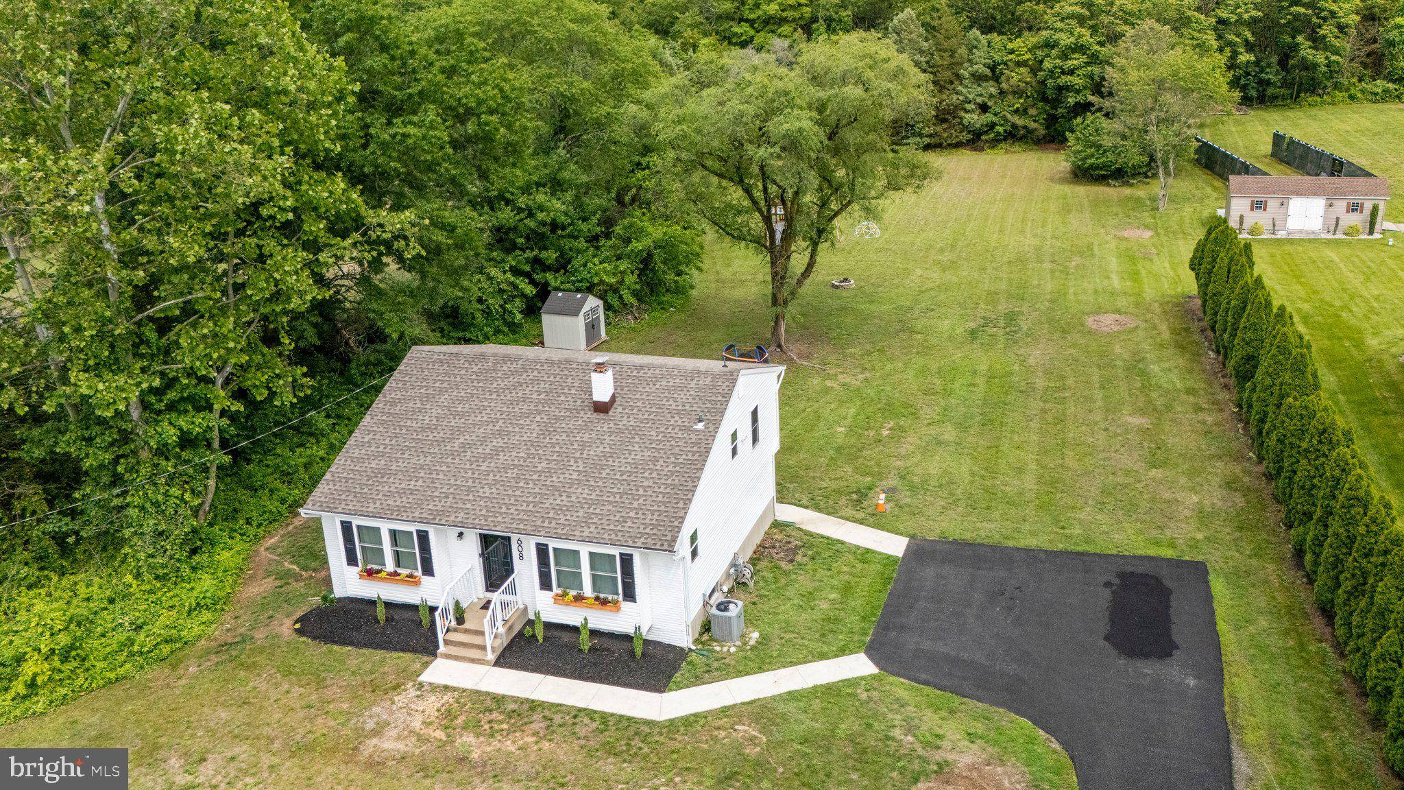 Williamstown, NJ 08094,608 JONES RD
