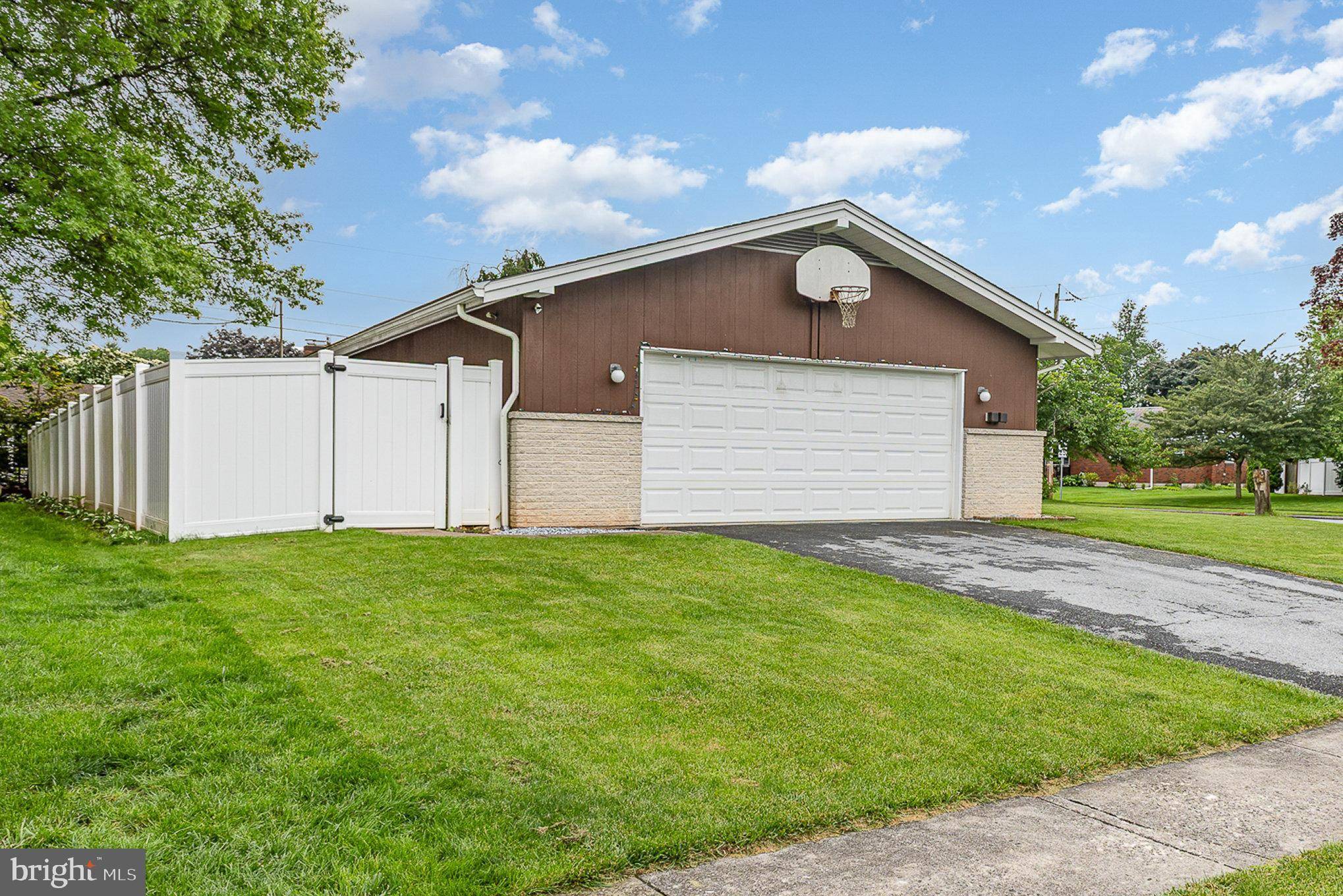 Palmyra, PA 17078,1100 S GREEN ST