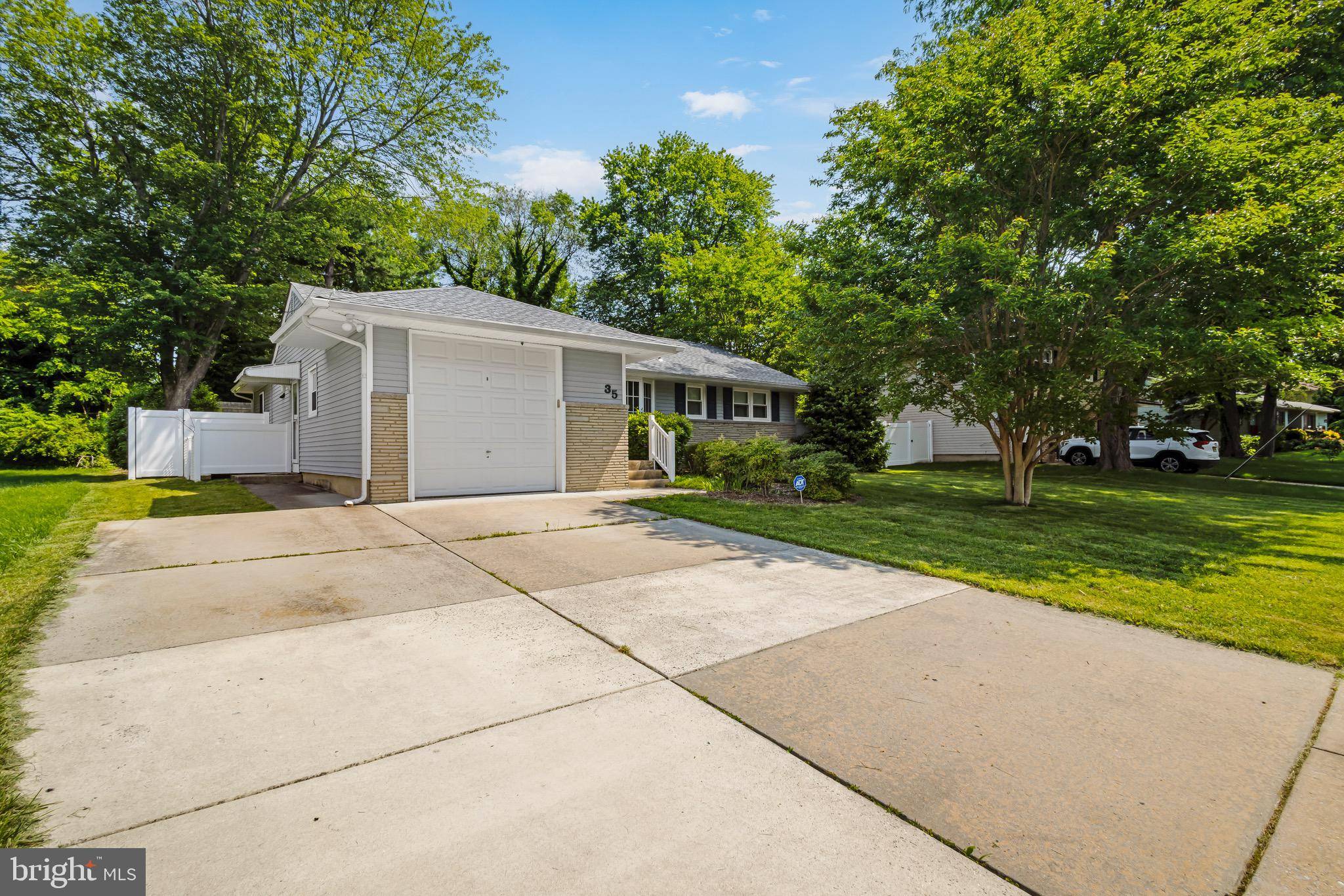 Magnolia, NJ 08049,35 SAN DIEGO DR