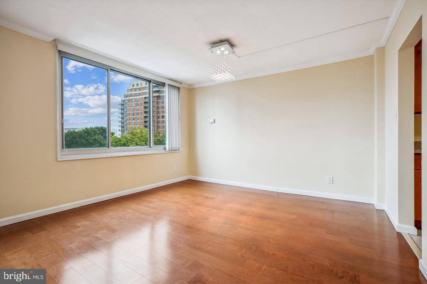 Rockville, MD 20852,11801 ROCKVILLE PIKE #608