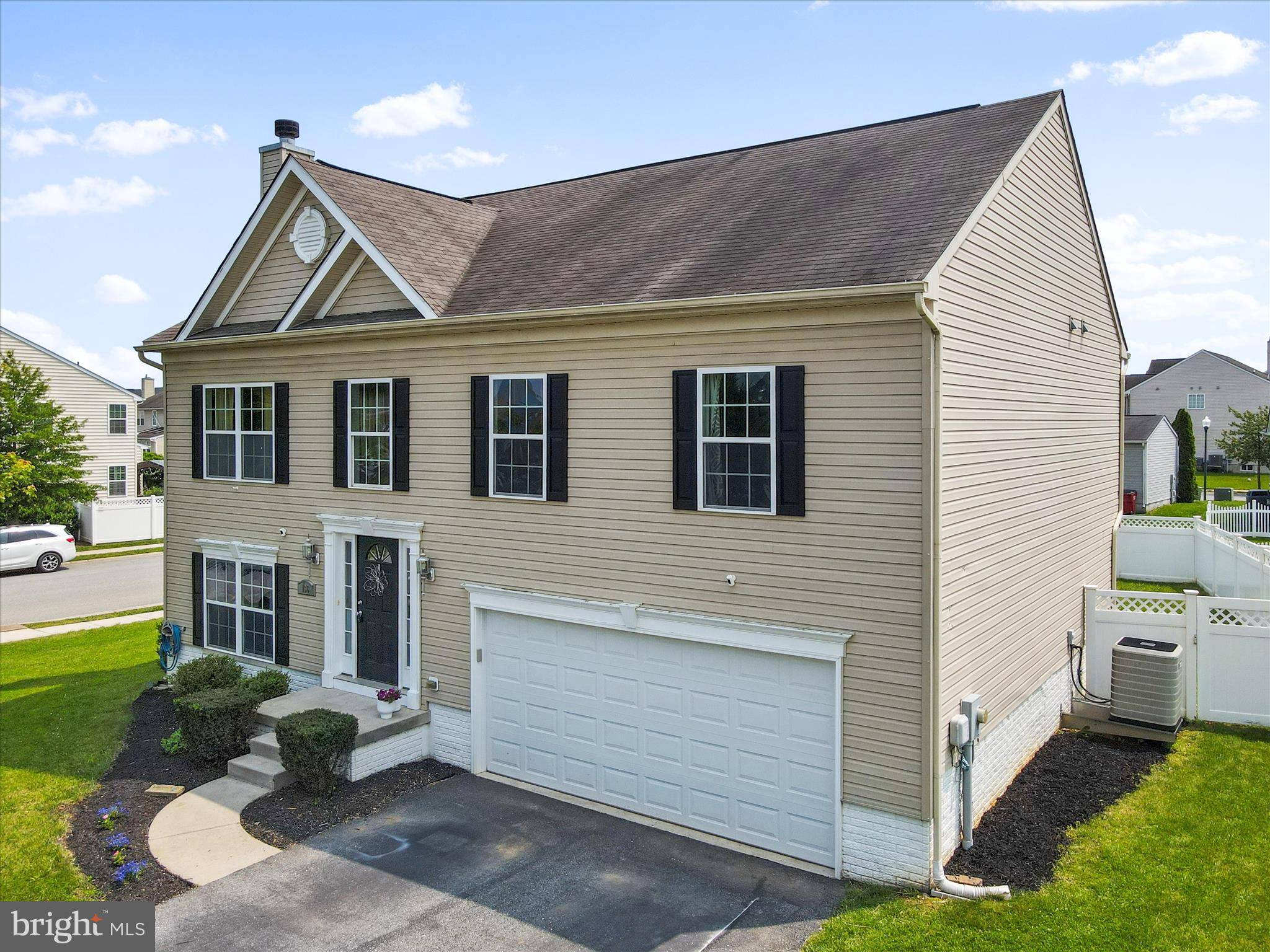 Ranson, WV 25438,136 MOUNTAIN LAUREL BLVD