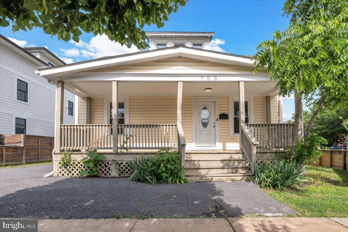 Arlington, VA 22201,703 N BARTON ST N