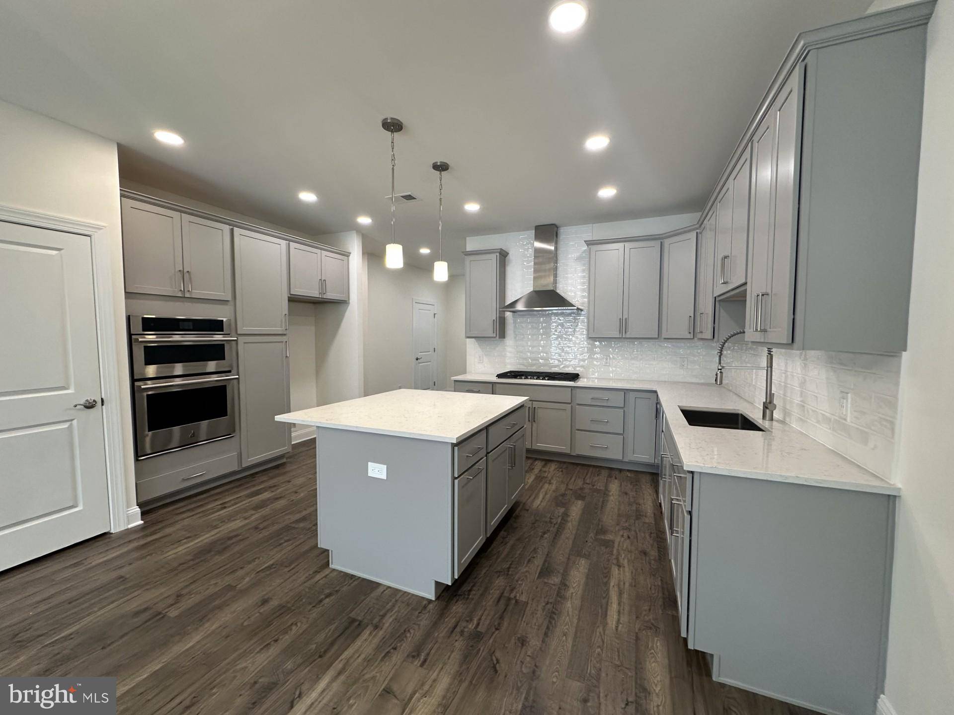 Hamilton, NJ 08690,21 KAY CHIARELLO WAY