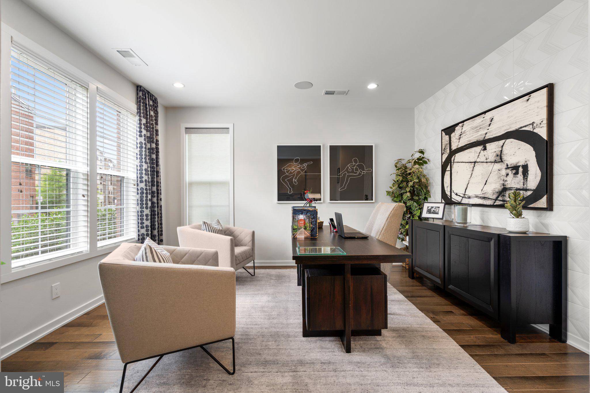 Mclean, VA 22102,1741 MCKENNA POINT DR #2701