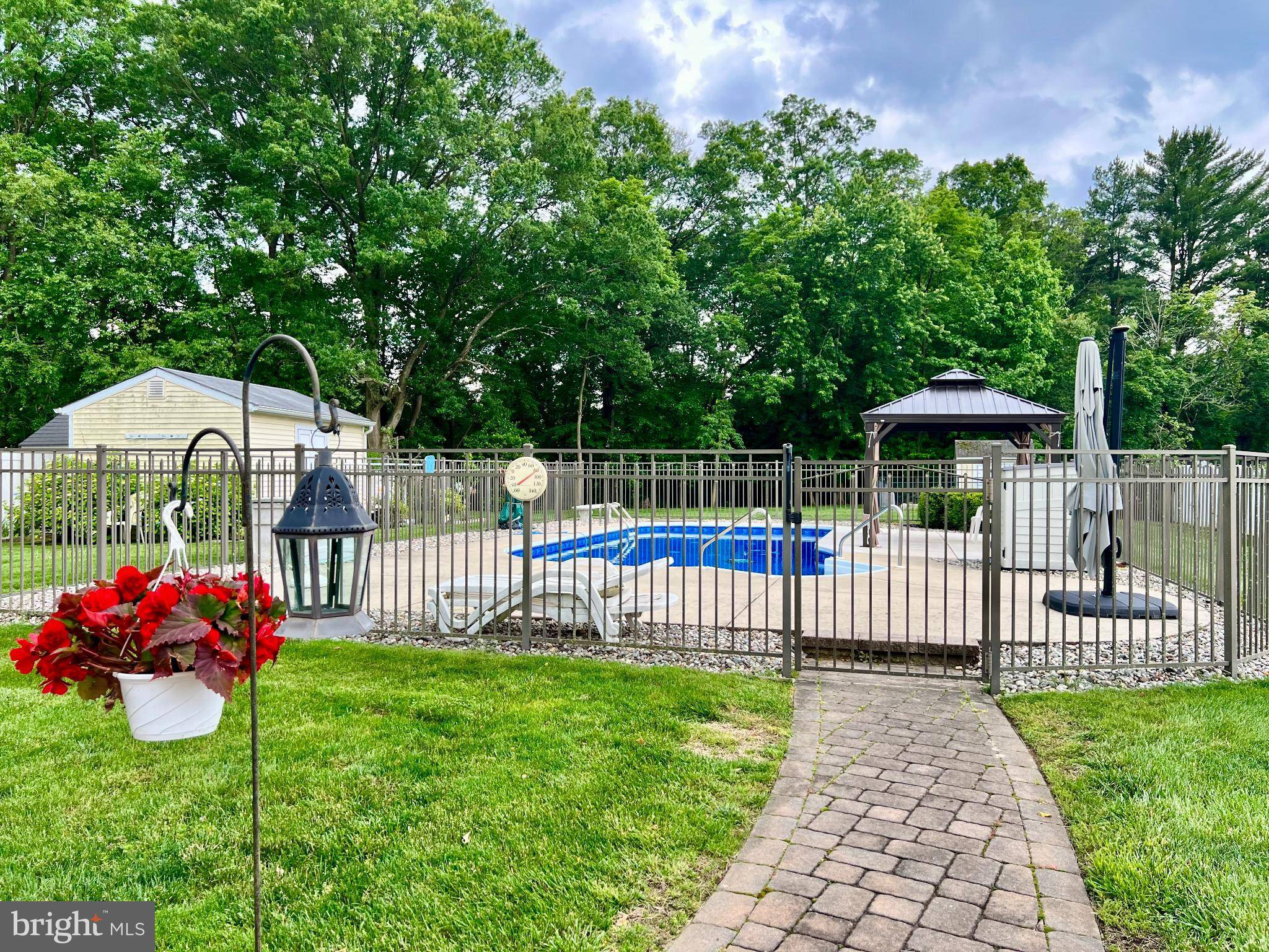 Mount Holly, NJ 08060,5 PADDOCK WAY