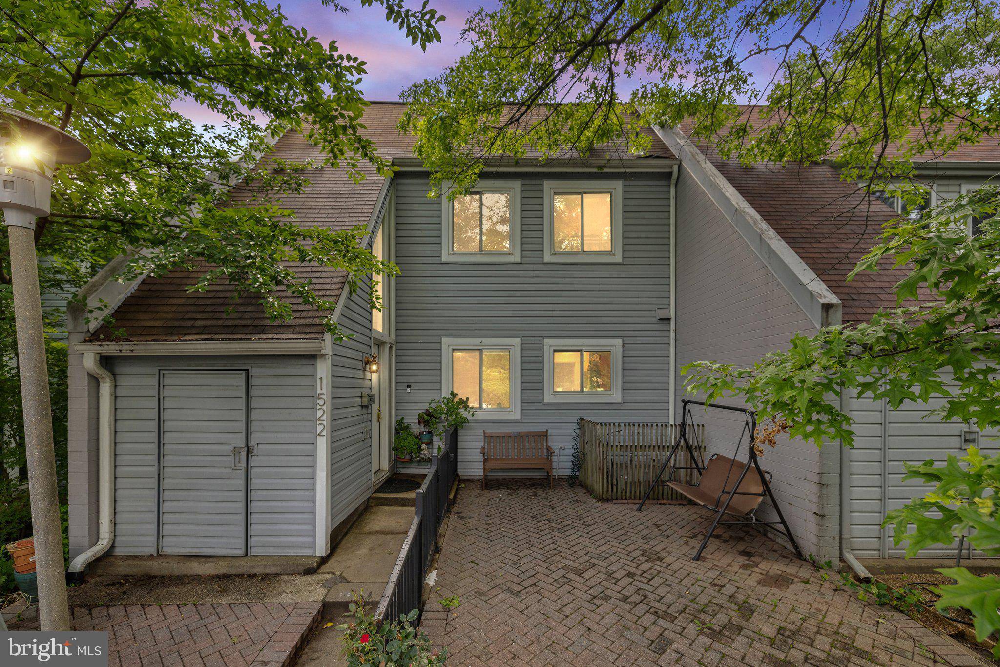 Reston, VA 20190,1522 GOLDENRAIN CT