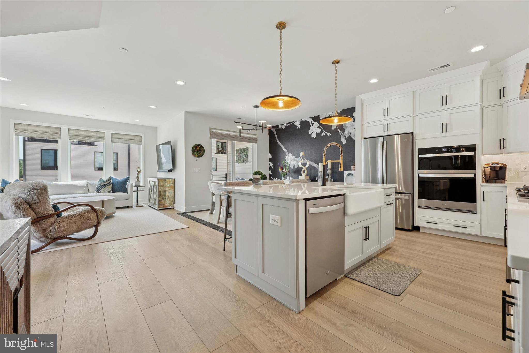 King Of Prussia, PA 19406,301 MANION ALY