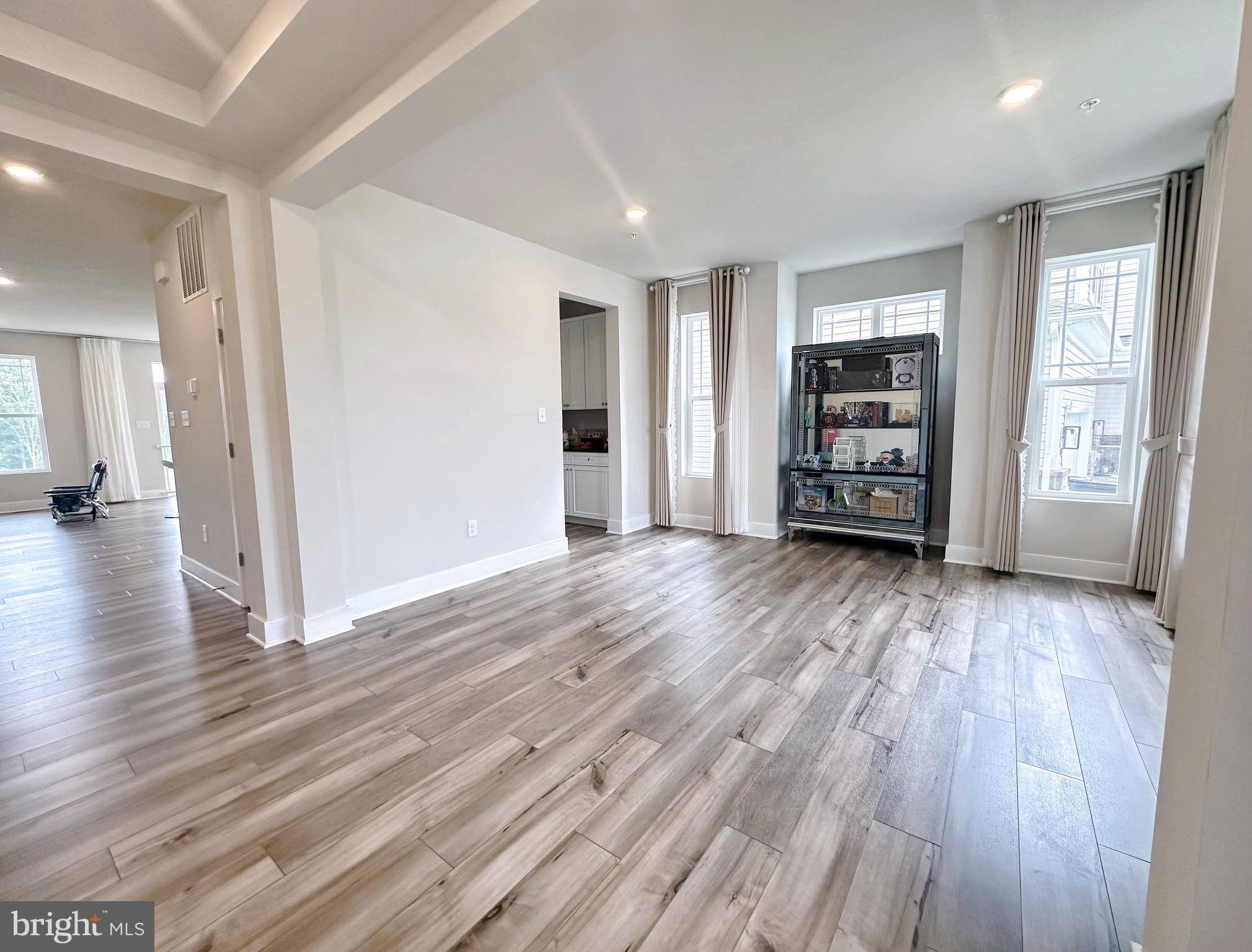 White Plains, MD 20695,5172 NEWPORT CIR