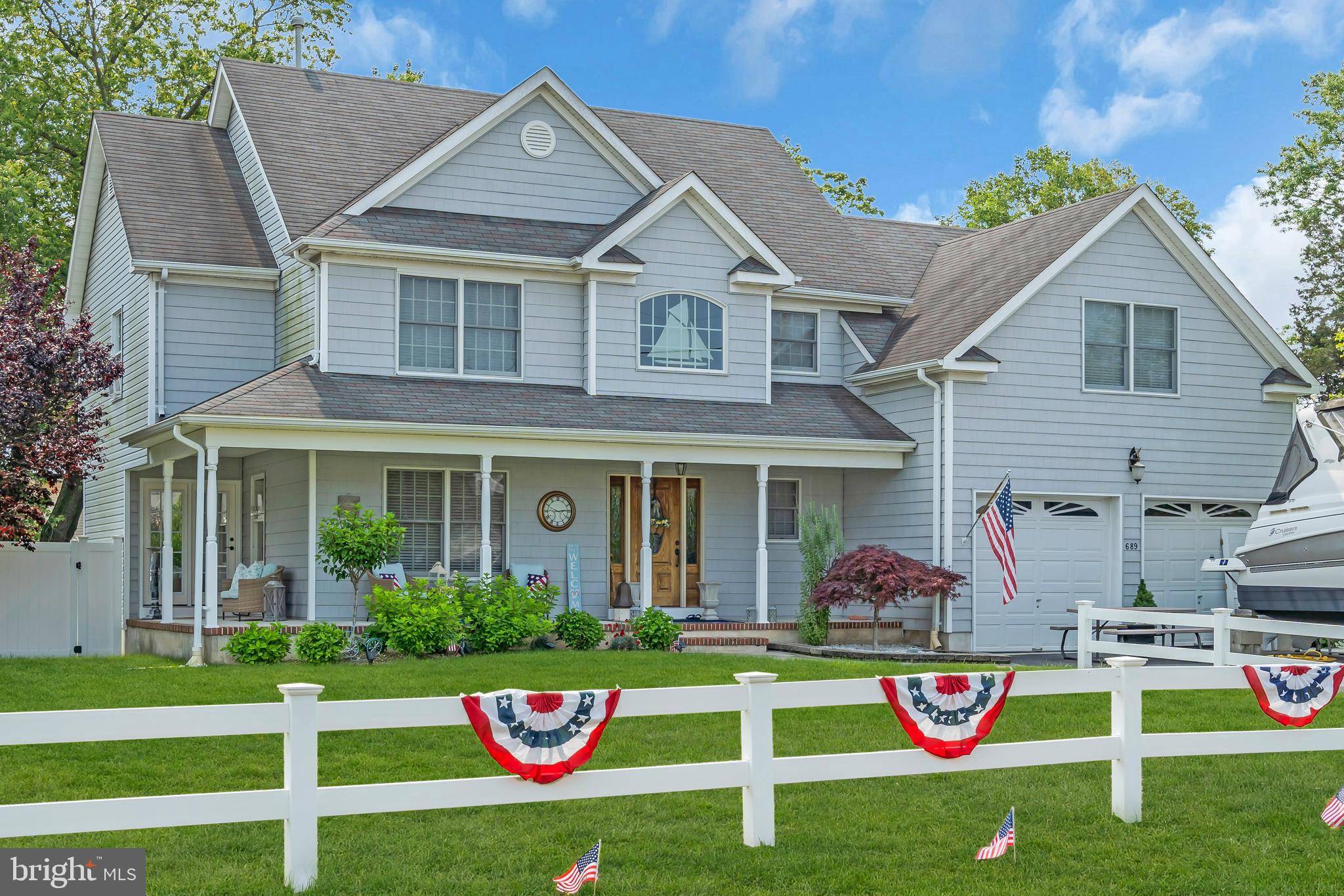 Lanoka Harbor, NJ 08734,689 LAKE BARNEGAT DR NO