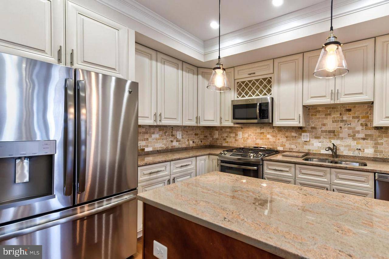 Washington, DC 20002,59 R ST NE #2