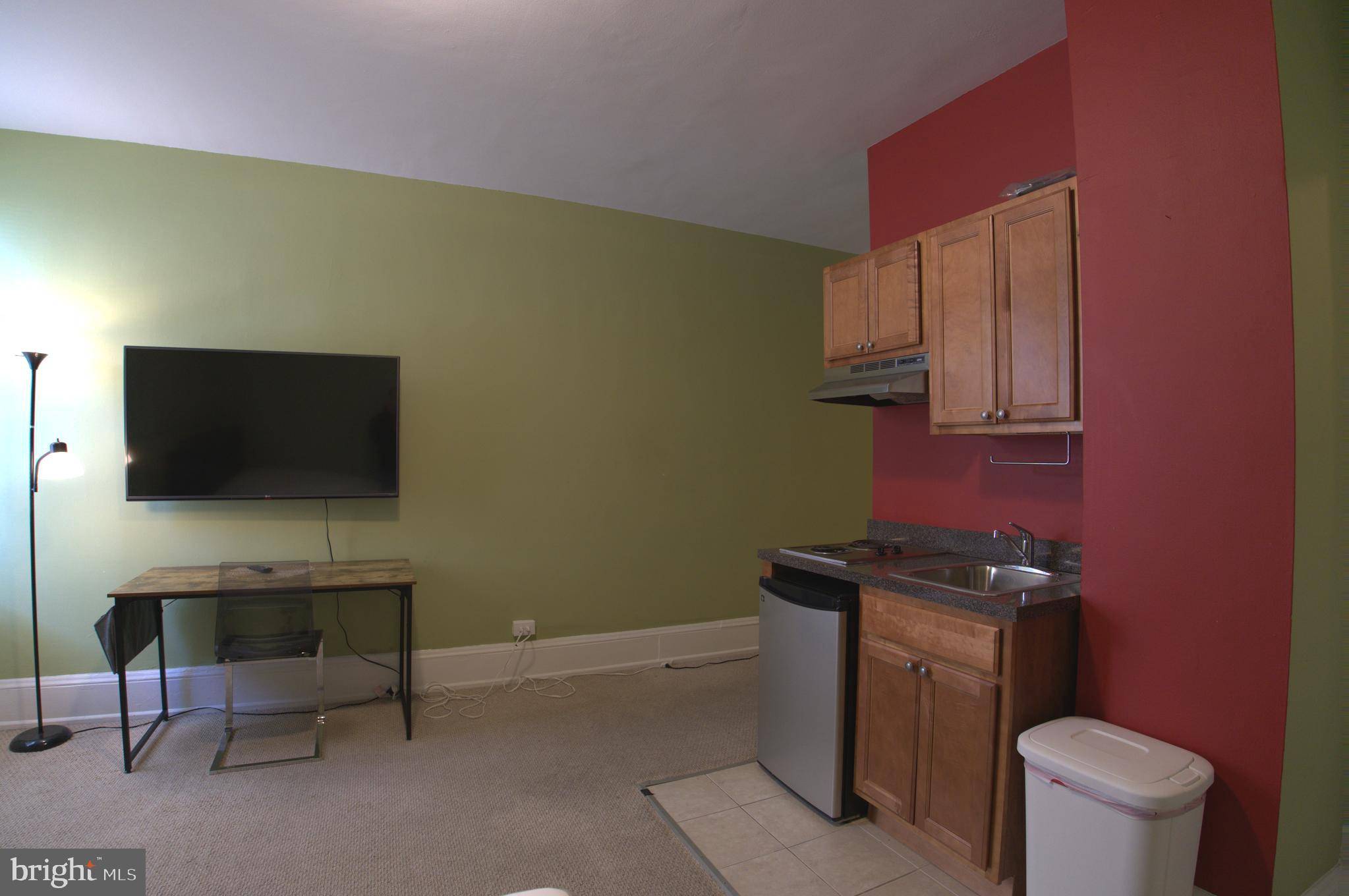 Philadelphia, PA 19107,1324 LOCUST ST #817