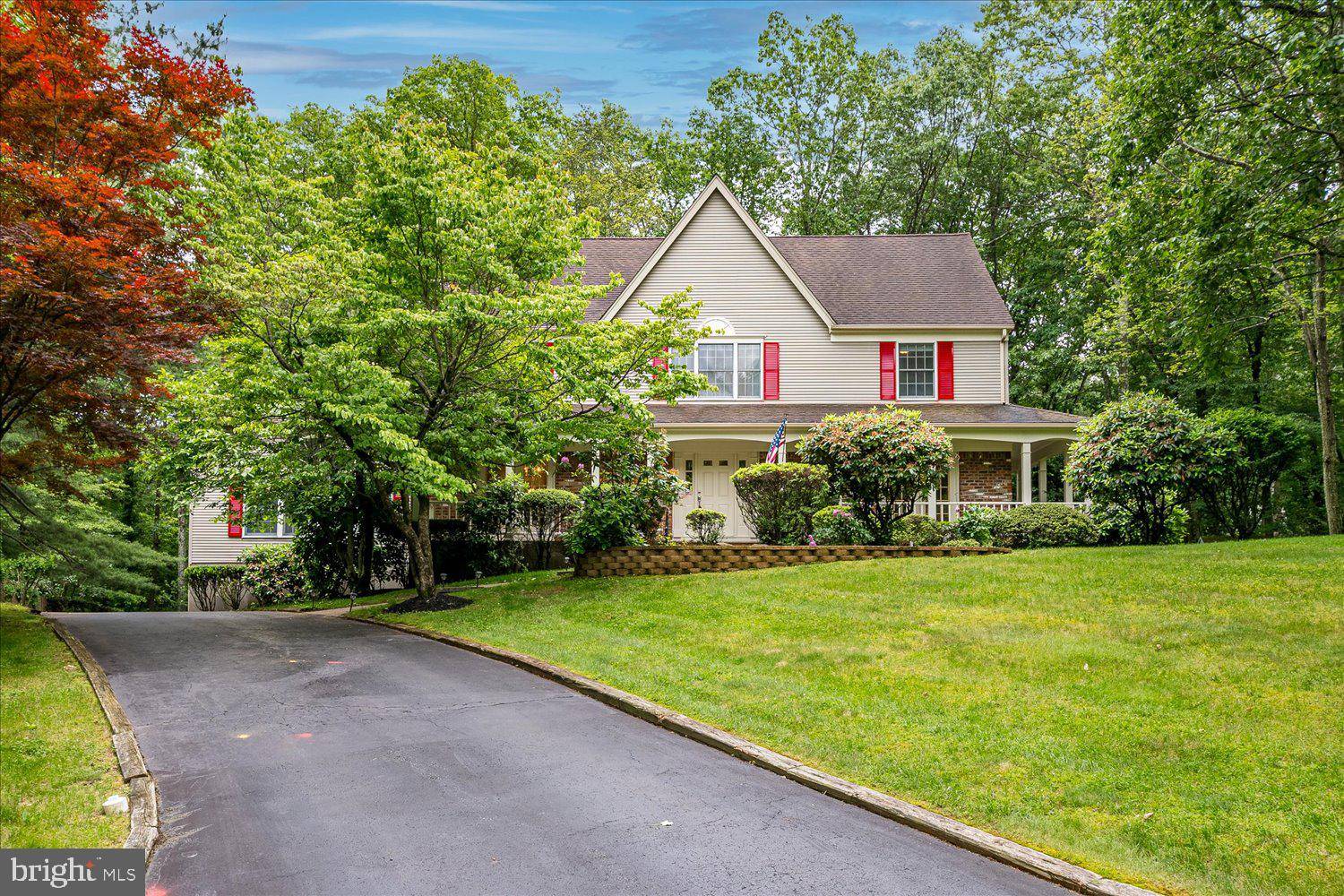 Monmouth Junction, NJ 08852,8 SILVER BIRCH CT