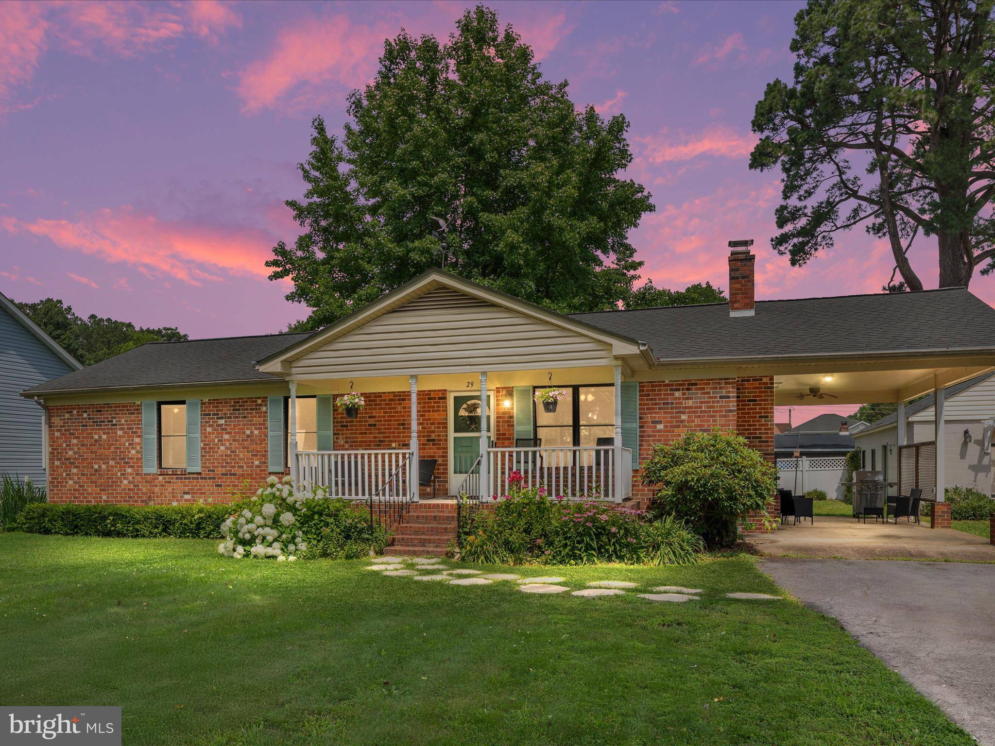 Colonial Beach, VA 22443,29 8TH ST