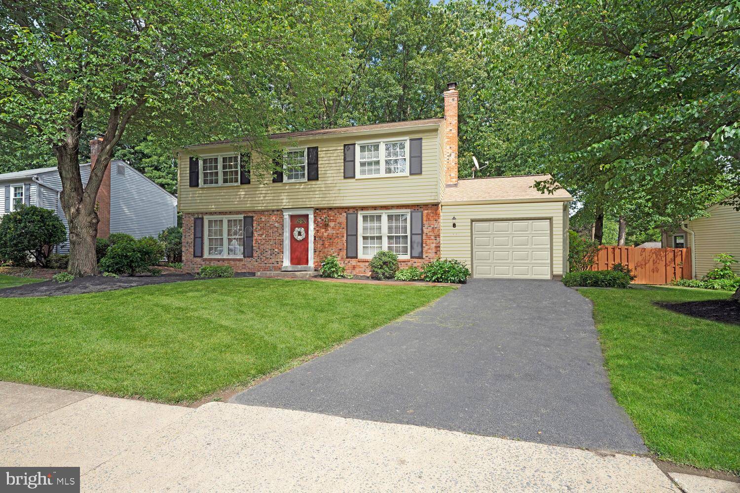 Herndon, VA 20170,1537 POWELLS TAVERN PL