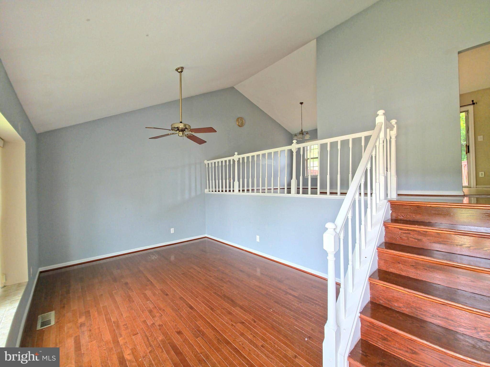 Chantilly, VA 20151,13709 SOUTHERNWOOD CT