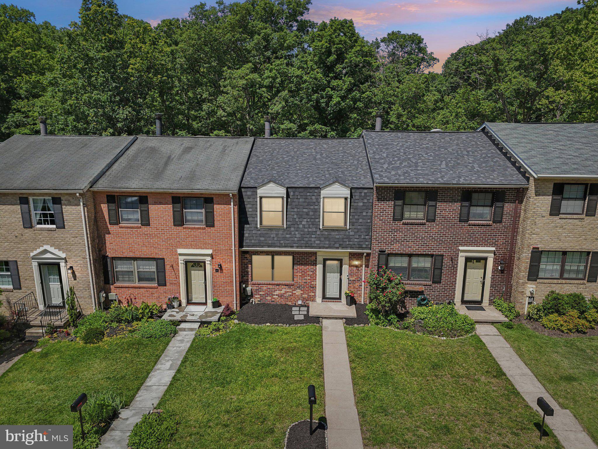 Catonsville, MD 21228,46 OAK SHADOWS CT